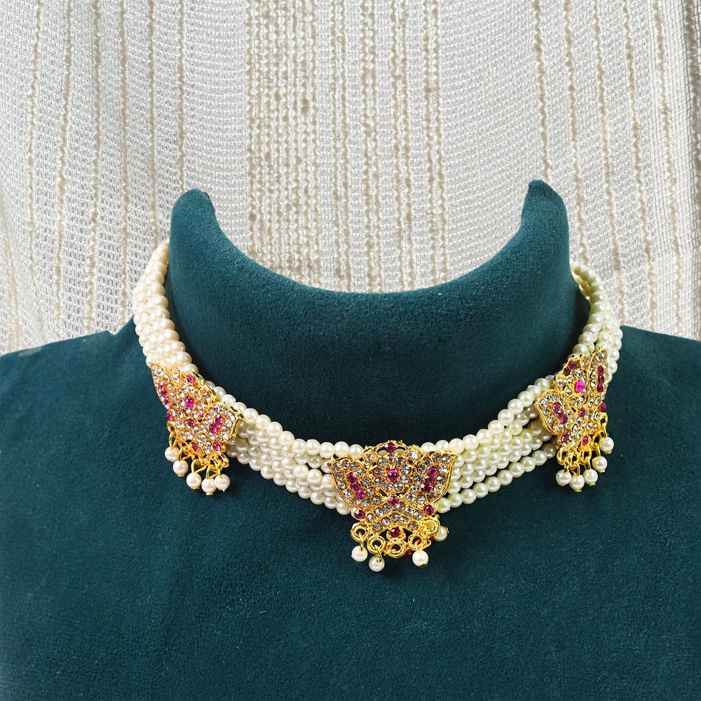 green chik Moti Necklace Set – Sophisticated and Everlasting Beauty