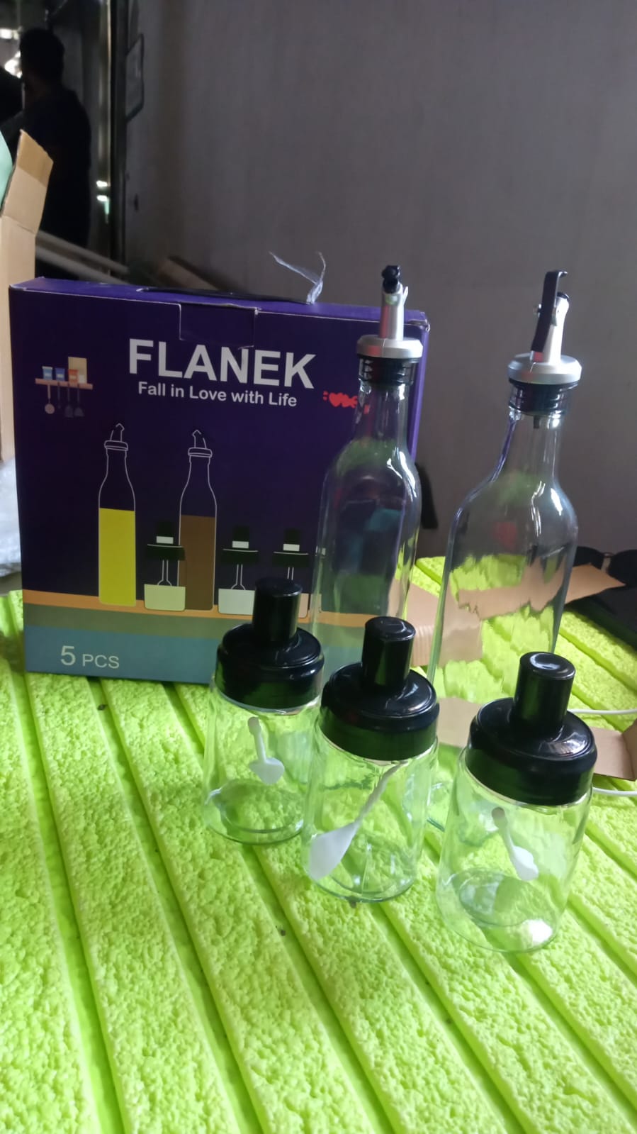 पारदर्शी ग्लास ऑयल डिस्पेंसर 500 एमएल बोतल 2 का सेट, मसाला जार 250 एमएल 3 का सेट, रसोई के लिए तेल की बोतल, तेल और सिरका भंडारण ग्लास बोतल, मसाले के लिए ग्लास कंटेनर, मसाला (5 पीस सेट)