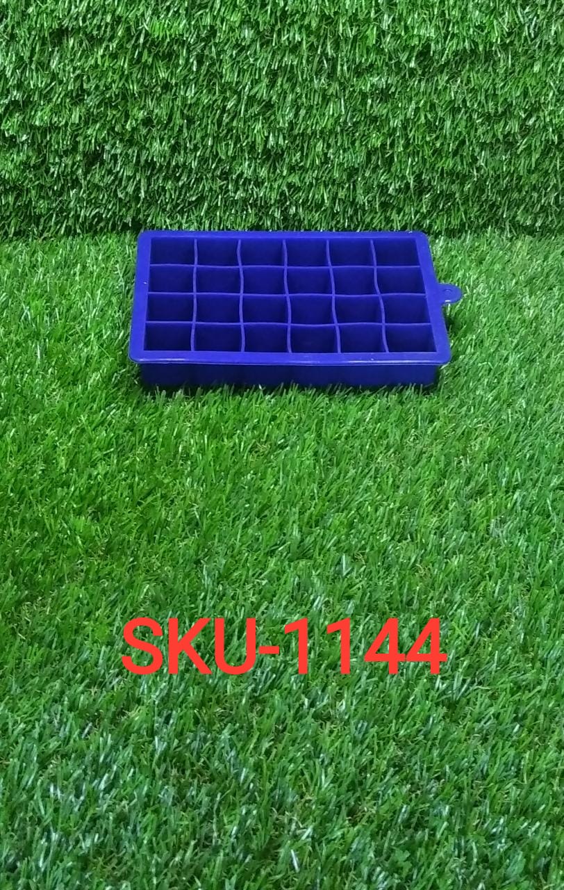 Silicone ice cube tray packaging display