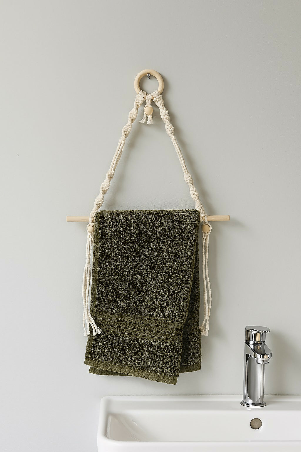 HOME DECOR Handmade Macrame Towel Hanger with Wooden Ring and Rod – Bo