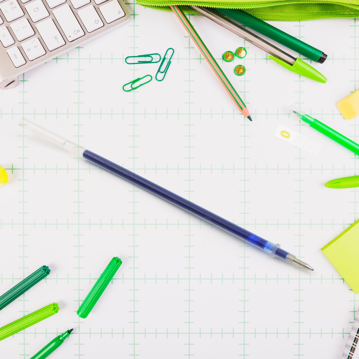 ब्लू पेन रिफिल ऑल राउंड बॉल पेन रिफिल स्मूथ राइटिंग पेन रिफिल सभी पेन के लिए उपयुक्त (10 पीस)