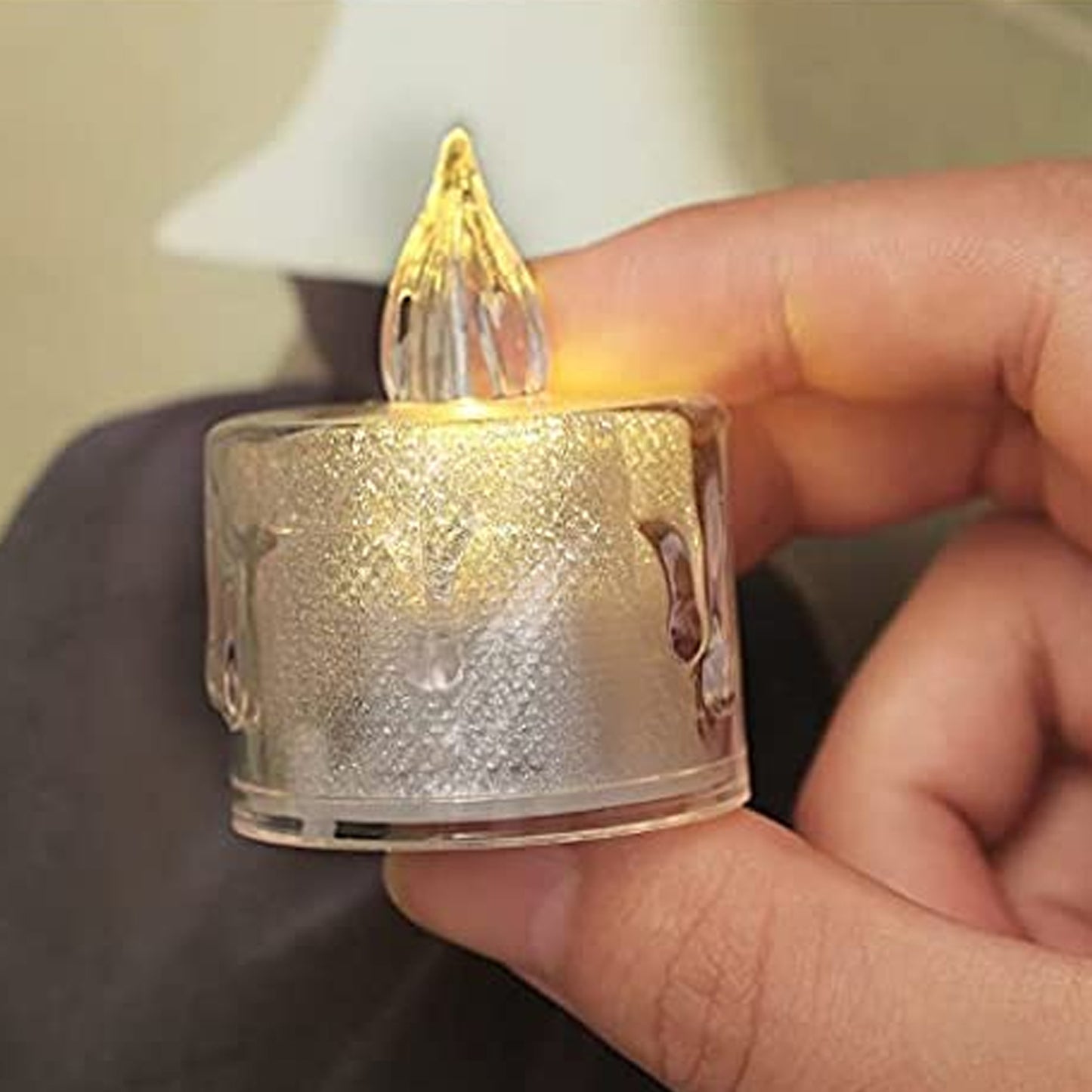 12 पीस लौ रहित और धुआं रहित सजावटी ऐक्रेलिक मोमबत्तियाँ पारदर्शी एलईडी टी लाइट मोमबत्ती उपहार, घर, दिवाली, क्रिसमस, त्यौहार, घटनाओं सजावट मोमबत्तियों के लिए