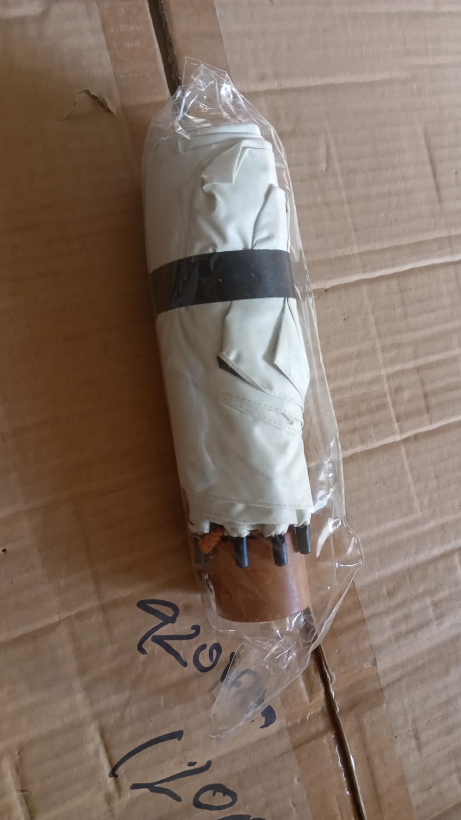 3-फोल्ड धूप और बारिश से सुरक्षा करने वाला ठोस फोल्डेबल छाता, (1 पीस)