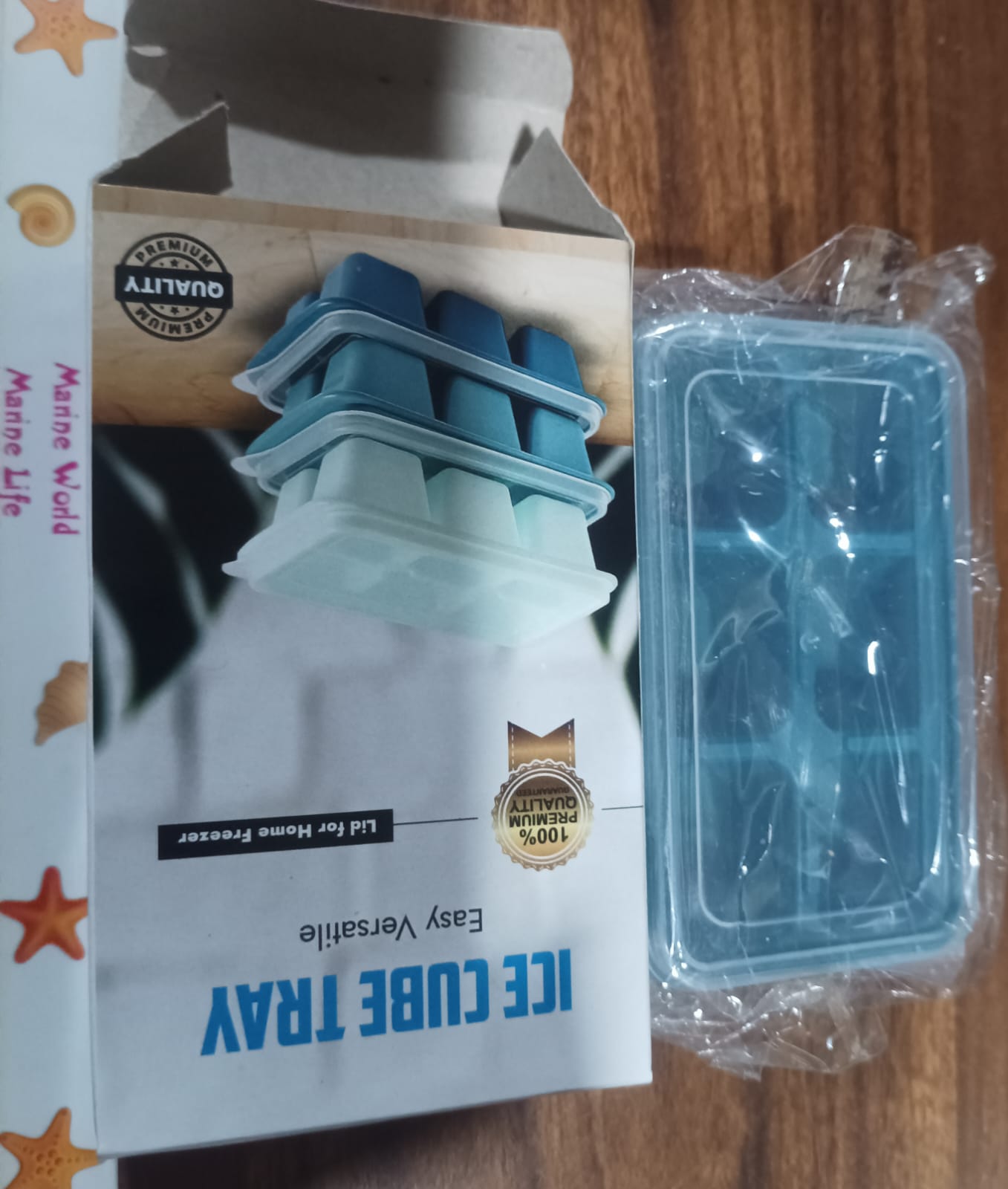 6 ग्रिड सिलिकॉन आइस ट्रे का उपयोग सभी प्रकार के स्थानों में किया जाता है जैसे घरेलू रसोई पानी और विभिन्न चीजों से बर्फ बनाने के लिए और सभी रंग बॉक्स के साथ (1 पीसी)