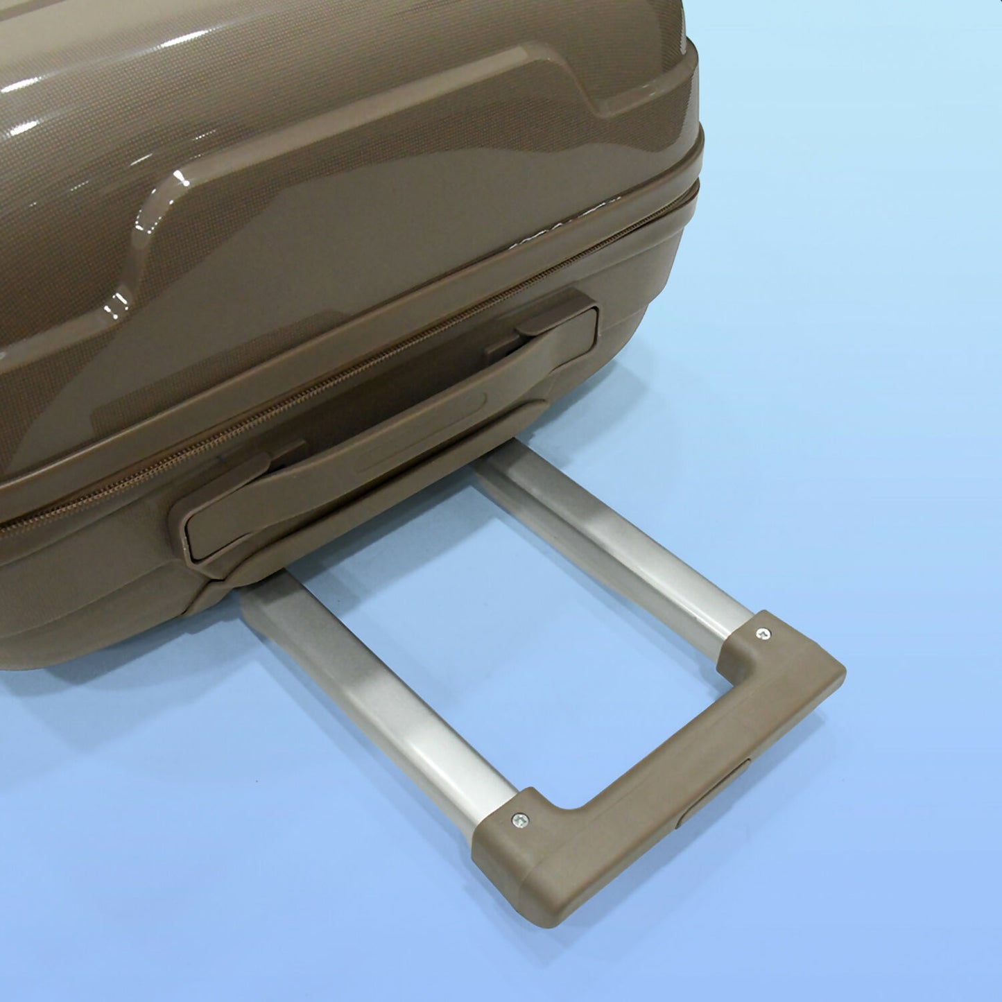 Travel-Suitcase-04