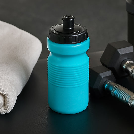 6126 પુલ એન સ્ટ્રેચ પાણીની બોટલ ઘણી બધી જગ્યાઓ જેવી કે શાળા, કોલેજ વગેરેમાં વપરાતા પીવાના પાણીનો સંગ્રહ કરવા માટે.