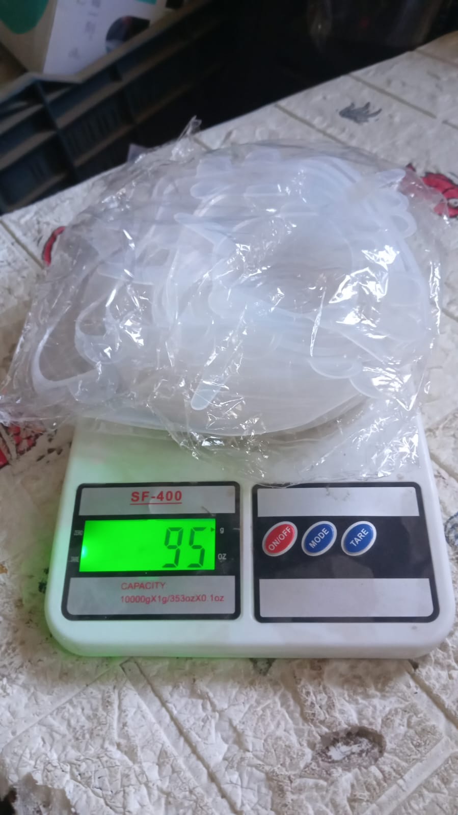 सिलिकॉन स्ट्रेच लिड्स, फ्रीजर माइक्रोवेव ओवन डिशवॉशर के लिए खाद्य कवर बर्तन, व्यंजन, प्लेट्स जार, डिब्बे, मग, बाउल कवर के लिए ताजा रखने वाले लचीले कवर खाद्य सुरक्षा सील ढक्कन (6 पीस सेट / 95 ग्राम)