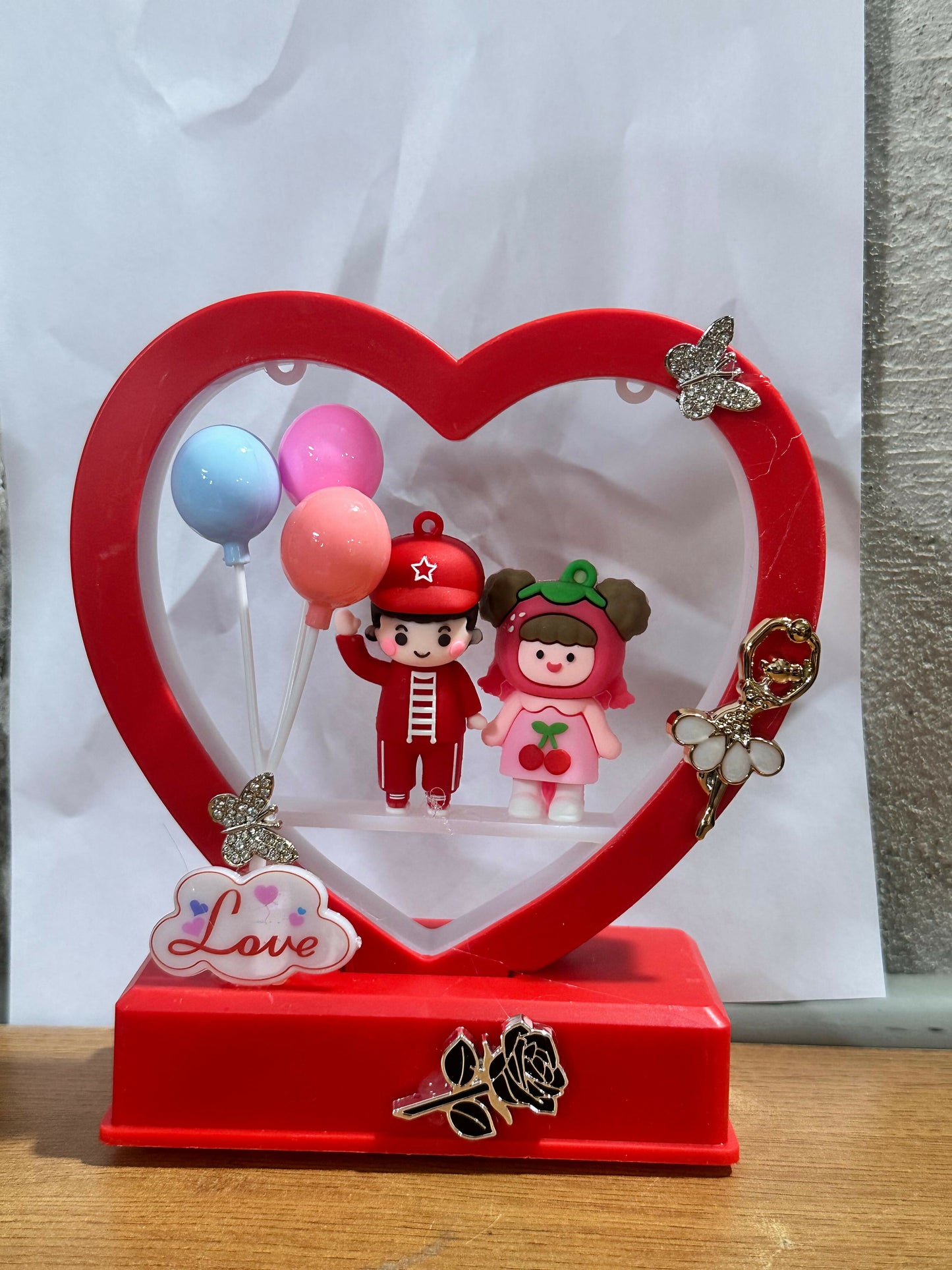 Romantic Heart-Shaped Red LED Couple Showpiece with Balloons and Love Message | Cute Cartoon Figurine Decorative Lamp for Bedroom, Anniversary, Valentine, and Home Decor Gift