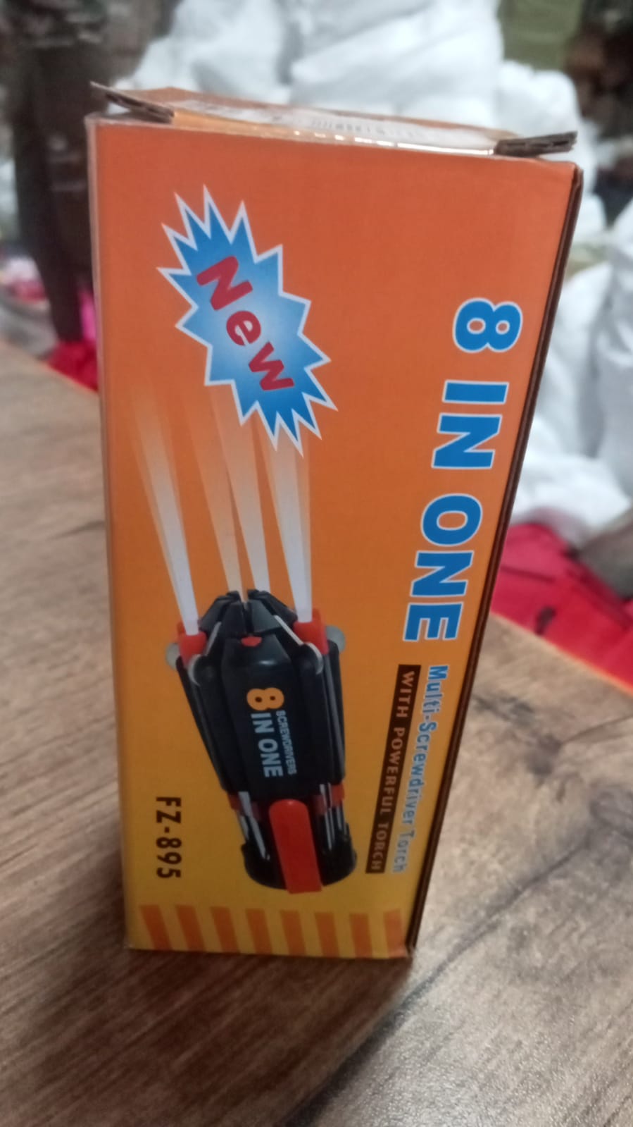 0427_screwdriver_8in1 packaged product