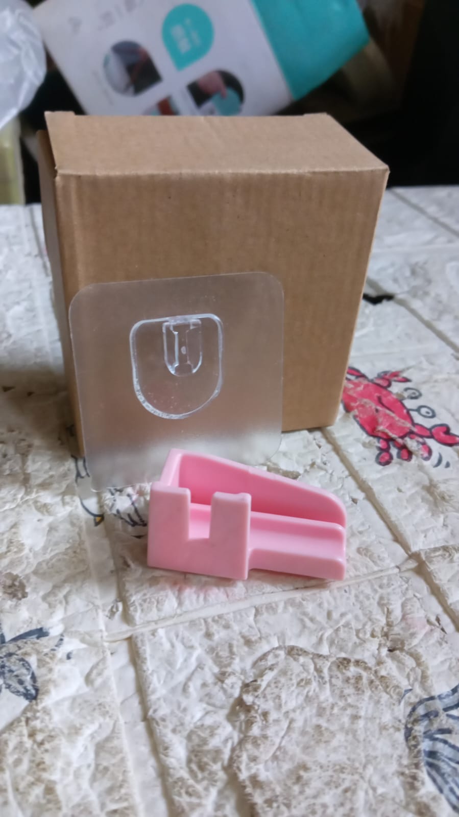 पंच-फ्री वॉल हैंगिंग चाकू धारक / स्टैंड, चाकू धारक रसोई आपूर्ति उपकरण धारक चाकू शेल्फ भंडारण रैक डालें (1 पीसी)