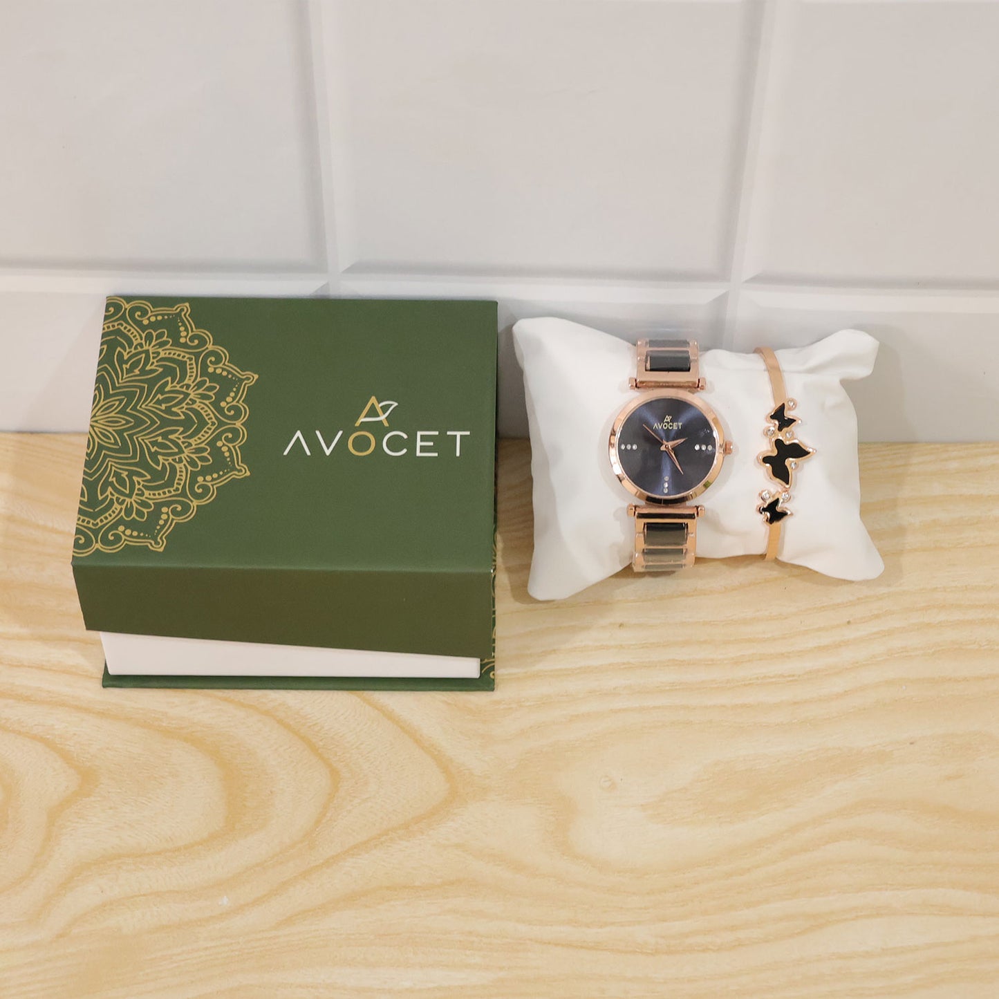 Rose Gold Round Dial Watch with Black Butterfly Shape Bracelet for Women