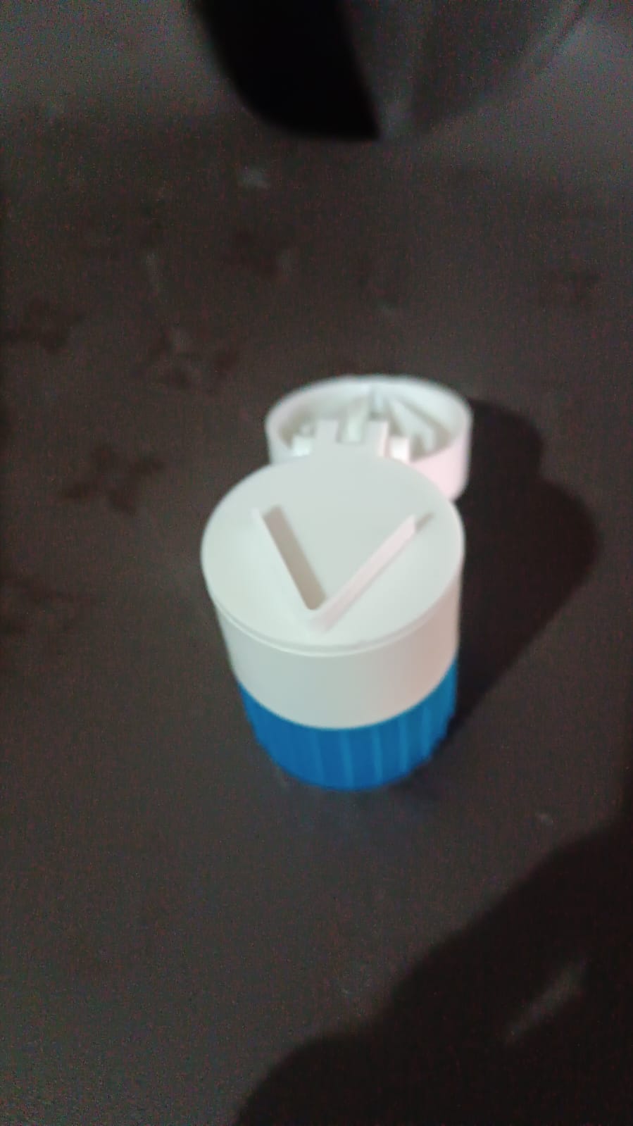 4-इन-1 लेयर बहुउद्देशीय प्लास्टिक पोर्टेबल पॉकेट साइज टैबलेट मेडिसिन कटर डिवाइडर विभाजन भंडारण और कोल्हू ग्राइंडर पाउडर के साथ