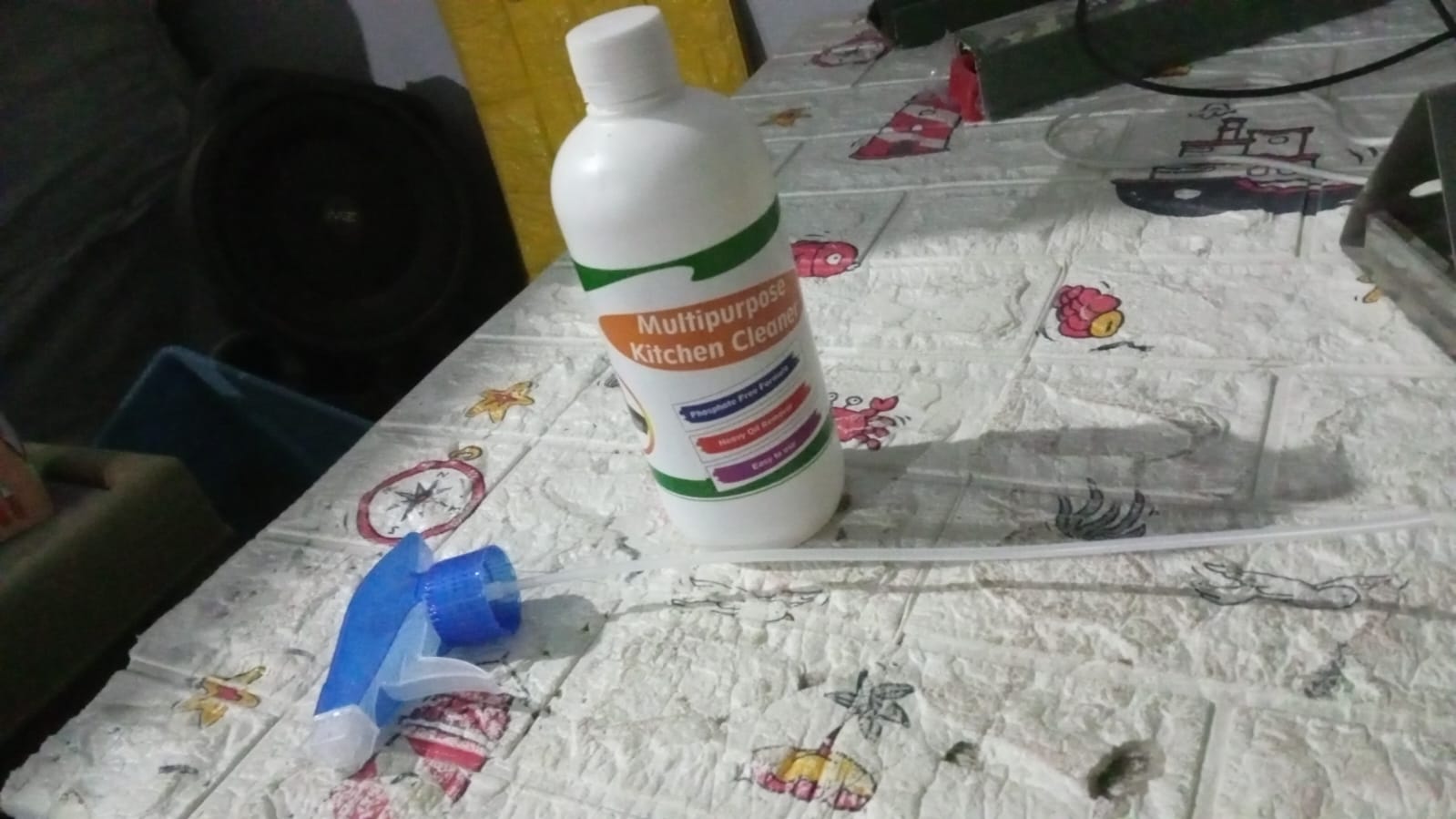 रसोई क्लीनर स्प्रे तेल और ग्रीस दाग हटानेवाला स्टोव और चिमनी क्लीनर स्प्रे गैर-ज्वलनशील गैर विषैले मैजिक डीग्रीजर स्प्रे रसोई गैस स्टोव सफाई स्प्रे के लिए (लगभग 500 एमएल)