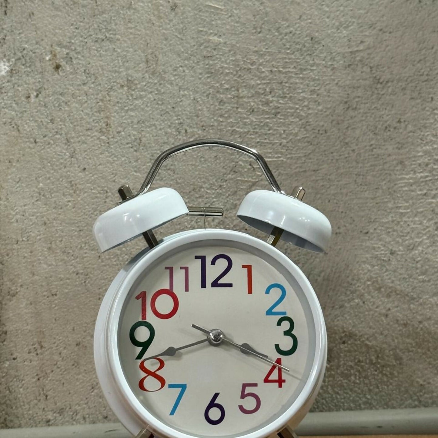 White Twin Bell Alarm Clock – Retro Loud Desk Clock with Multicolor Numbers