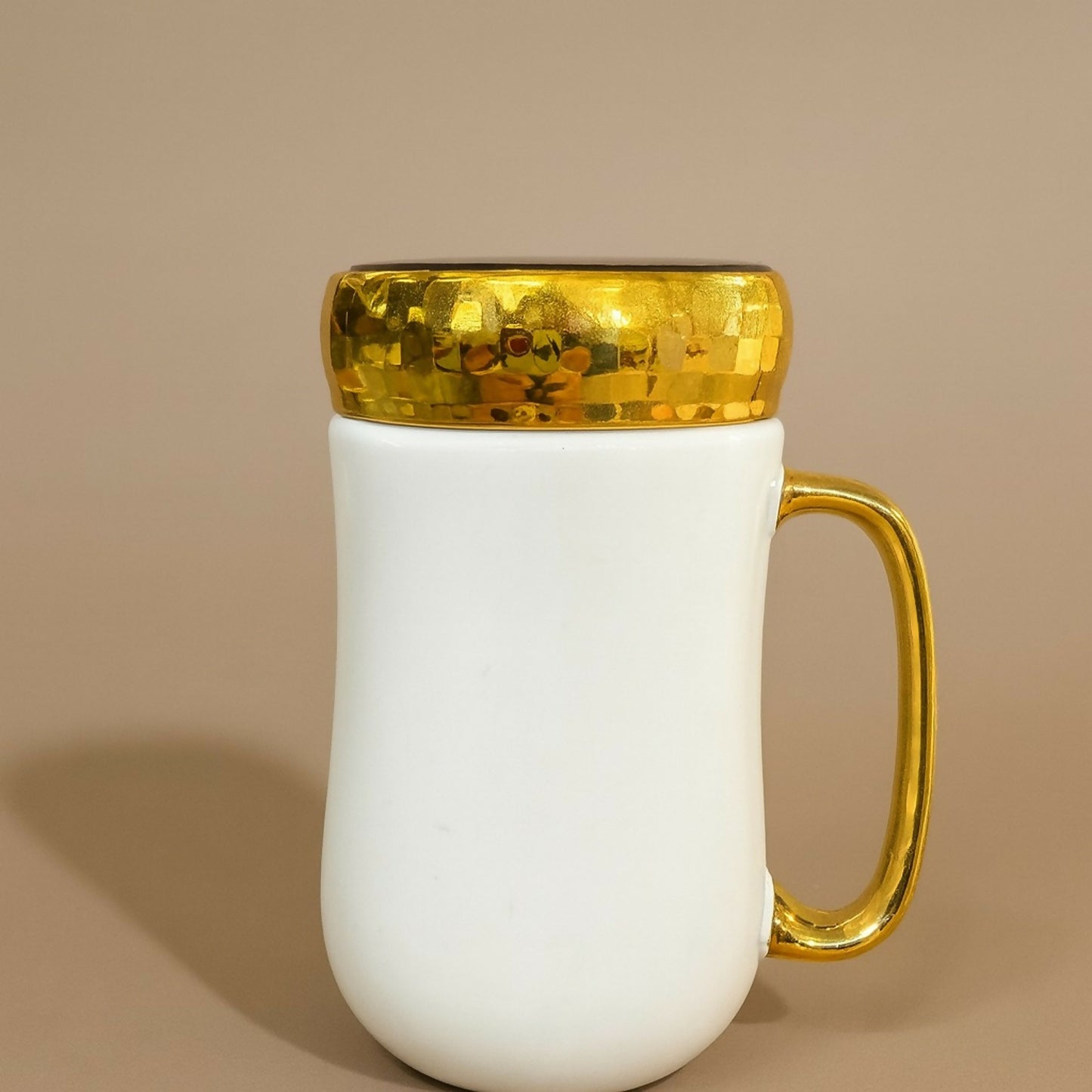 Premium Queen Ceramic Mug with Lid | Luxury Golden Handle & Crown Print | Stylish Tea & Coffee Cup for Women | Elegant Gift Mug for Wife, Girlfriend, Sister, Mom | Heat-Retaining Lid | Designer Mug for Home & Office (White – Queen Edition)