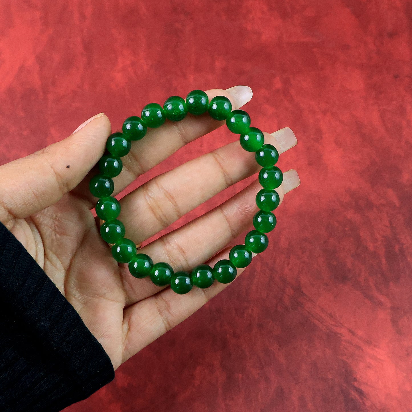 Elegent Green Bead Bracelet With Air-Tight Display Box