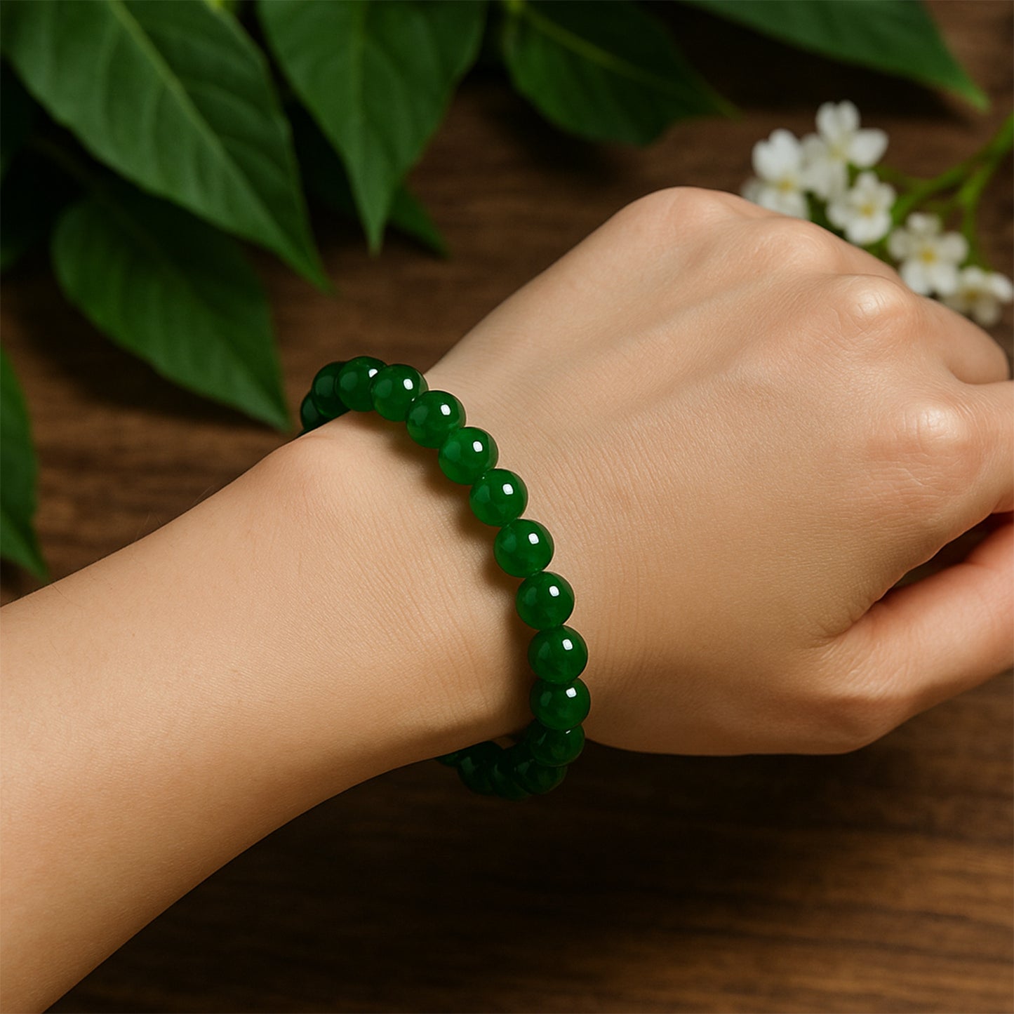 Elegent Green Bead Bracelet With Air-Tight Display Box
