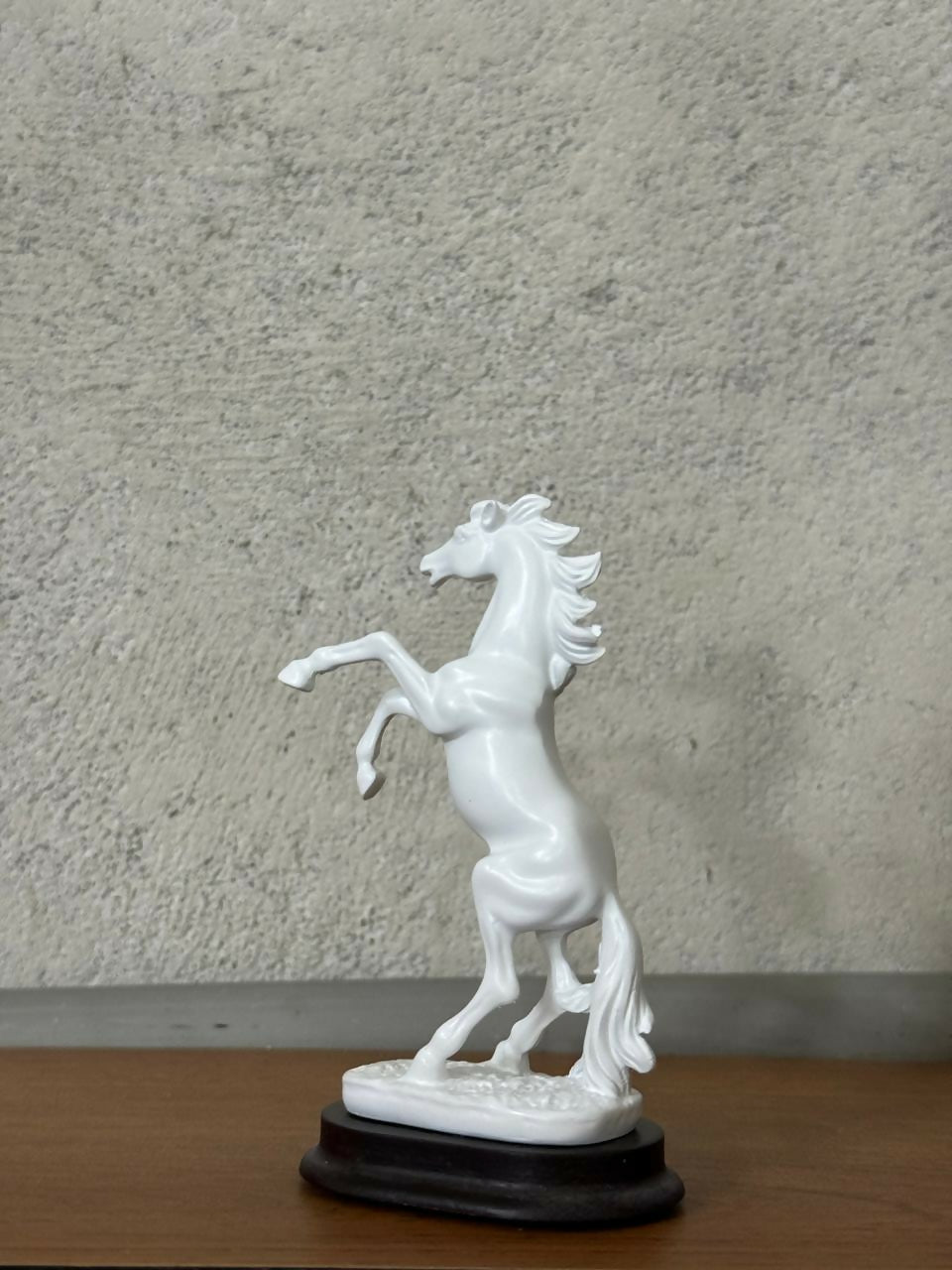White Horse poly-resin Showpiece Statue for Home & Office Décor