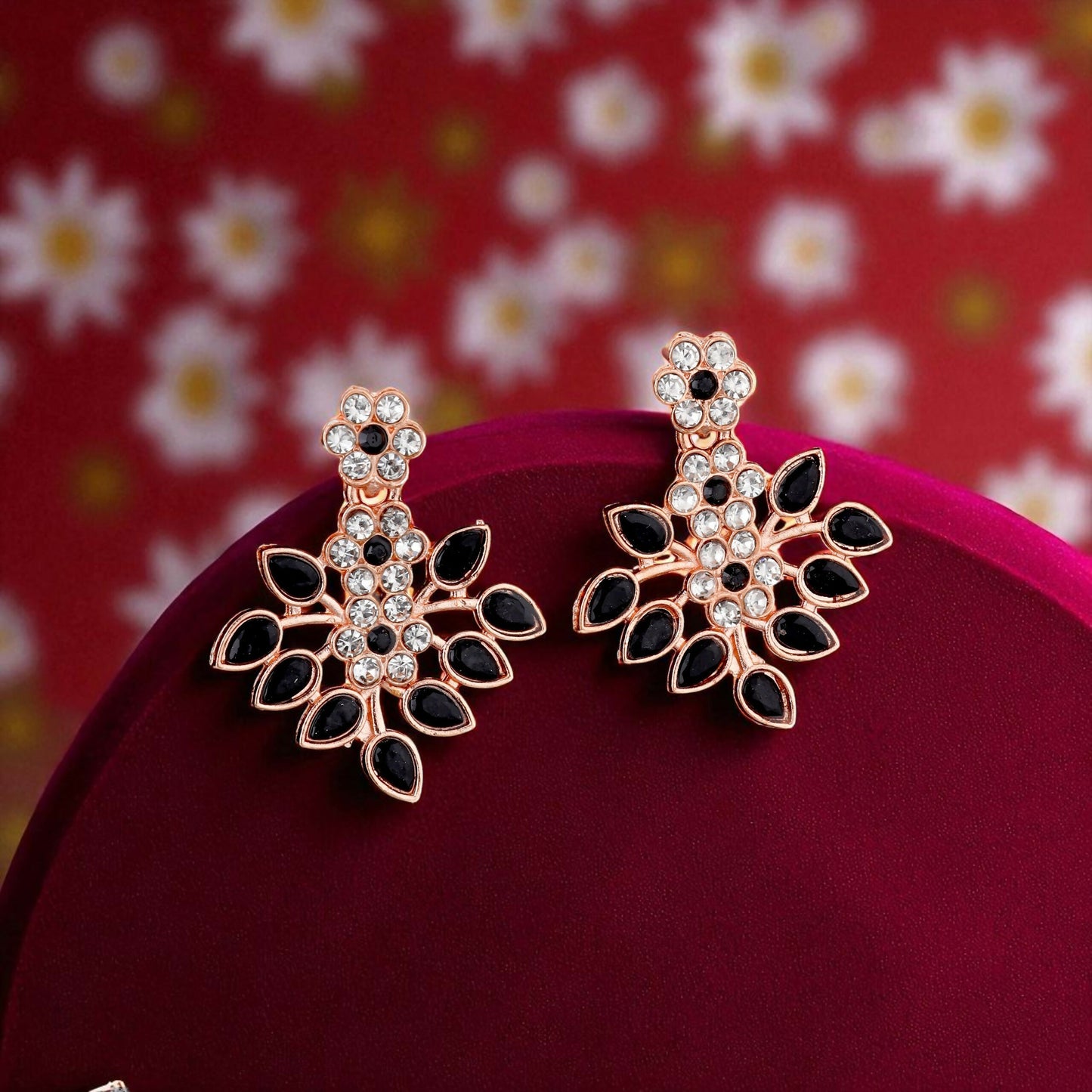 Chic Rose Gold-Toned Floral & Black Leaf Necklace Set