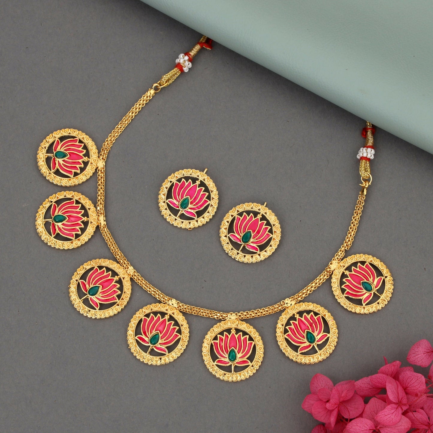 Heavy R Gold-Tone Traditional Filigree Choker Set