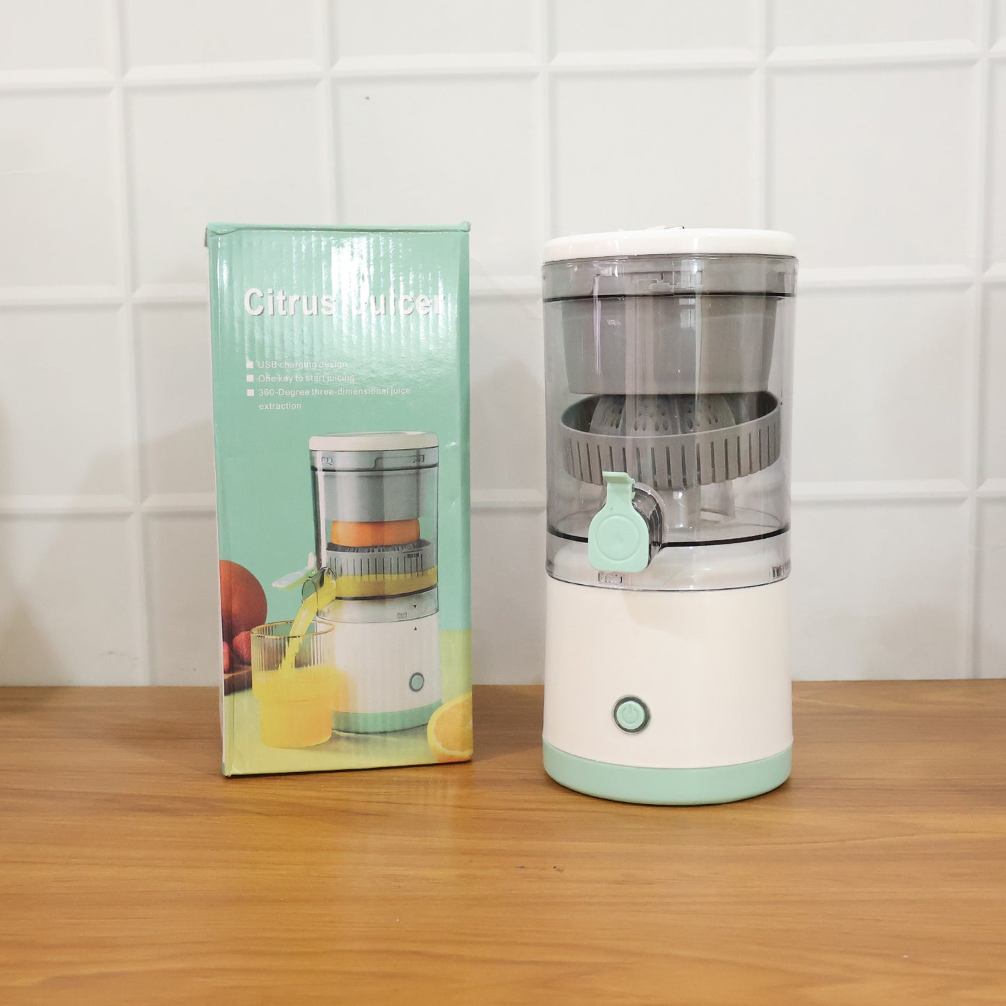 Electric Citrus Juicer for Fresh Fruit Juice Extraction