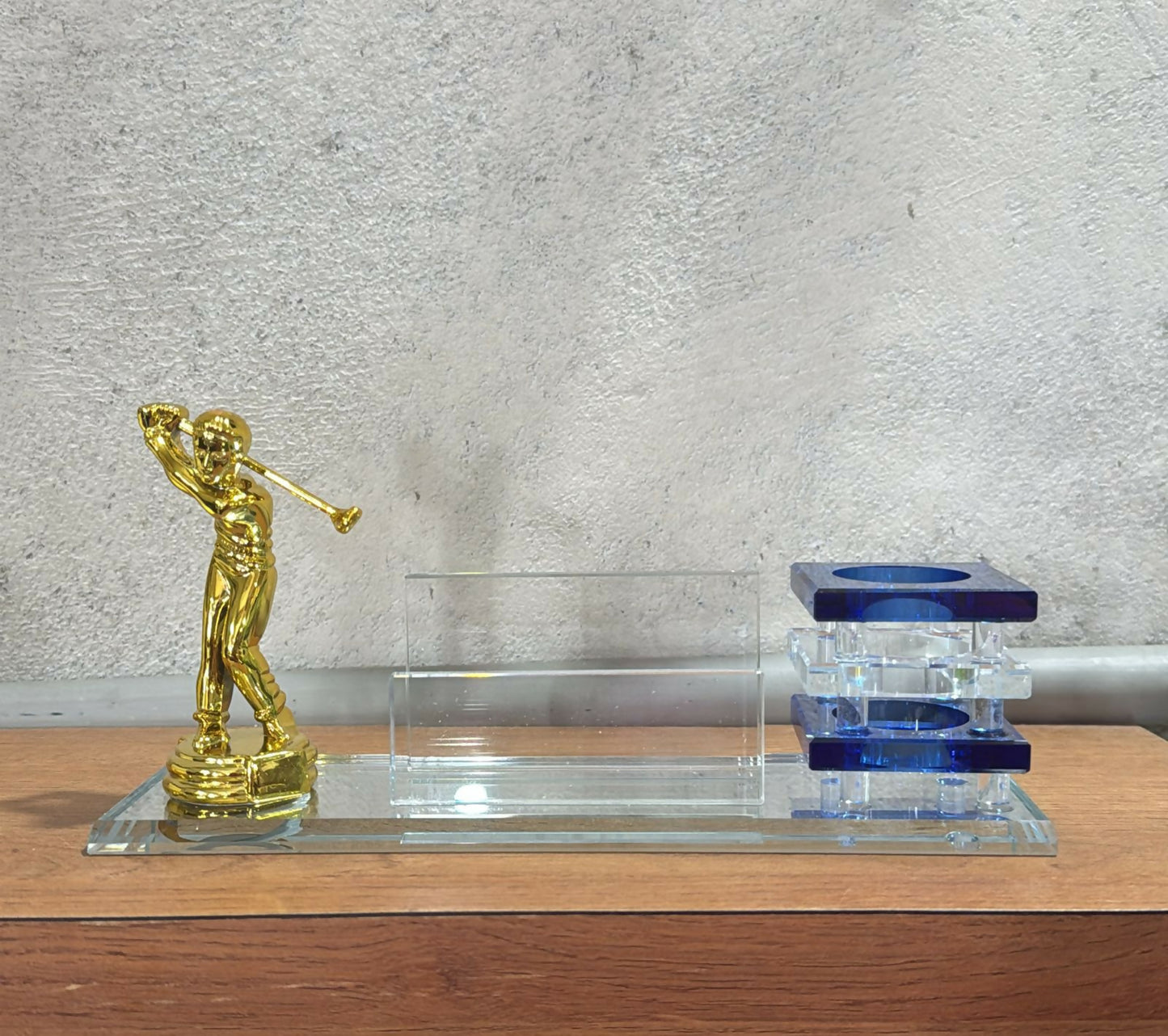 Elegant Golf-Themed Acrylic Pen Stand and Visiting Card Holder Set with Blue Crystal Base and Golden Golfer Figurine – Premium Office Desk Organizer and Corporate Gift for Professionals