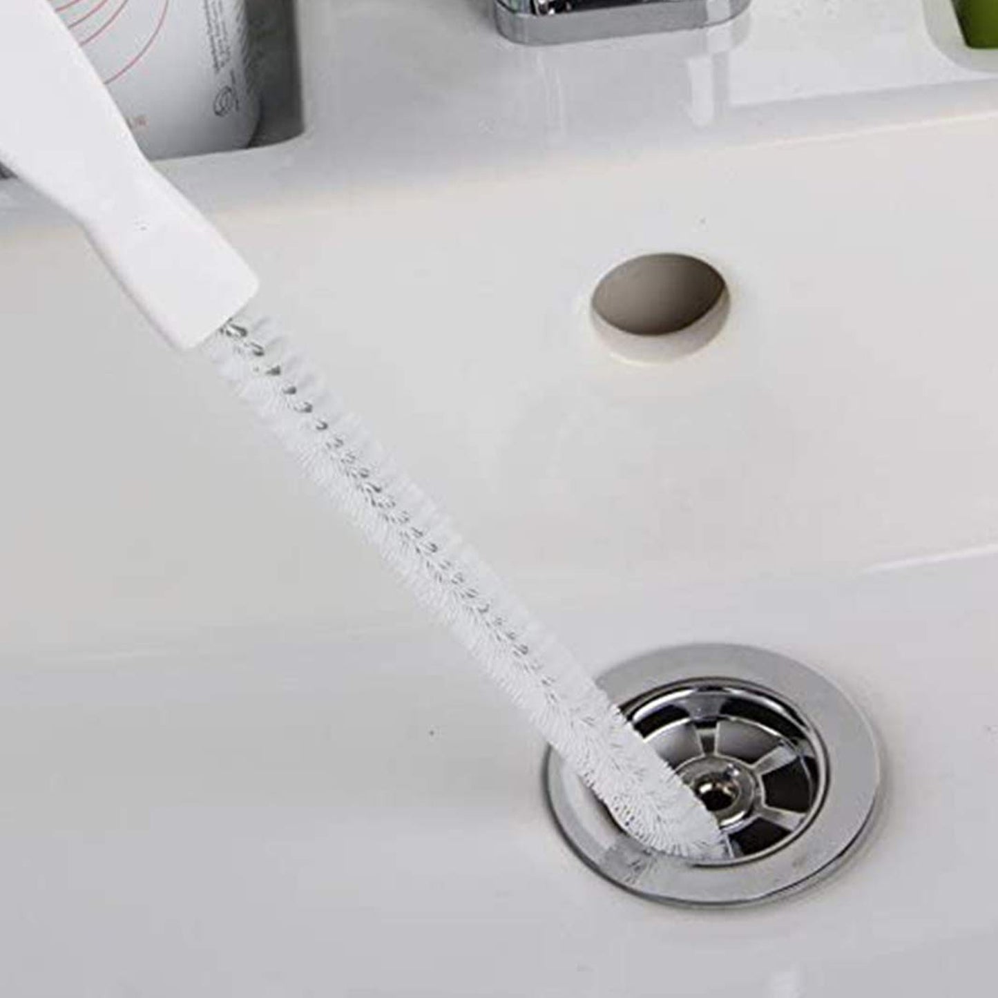 Pipe cleaning brush with flexible wire body