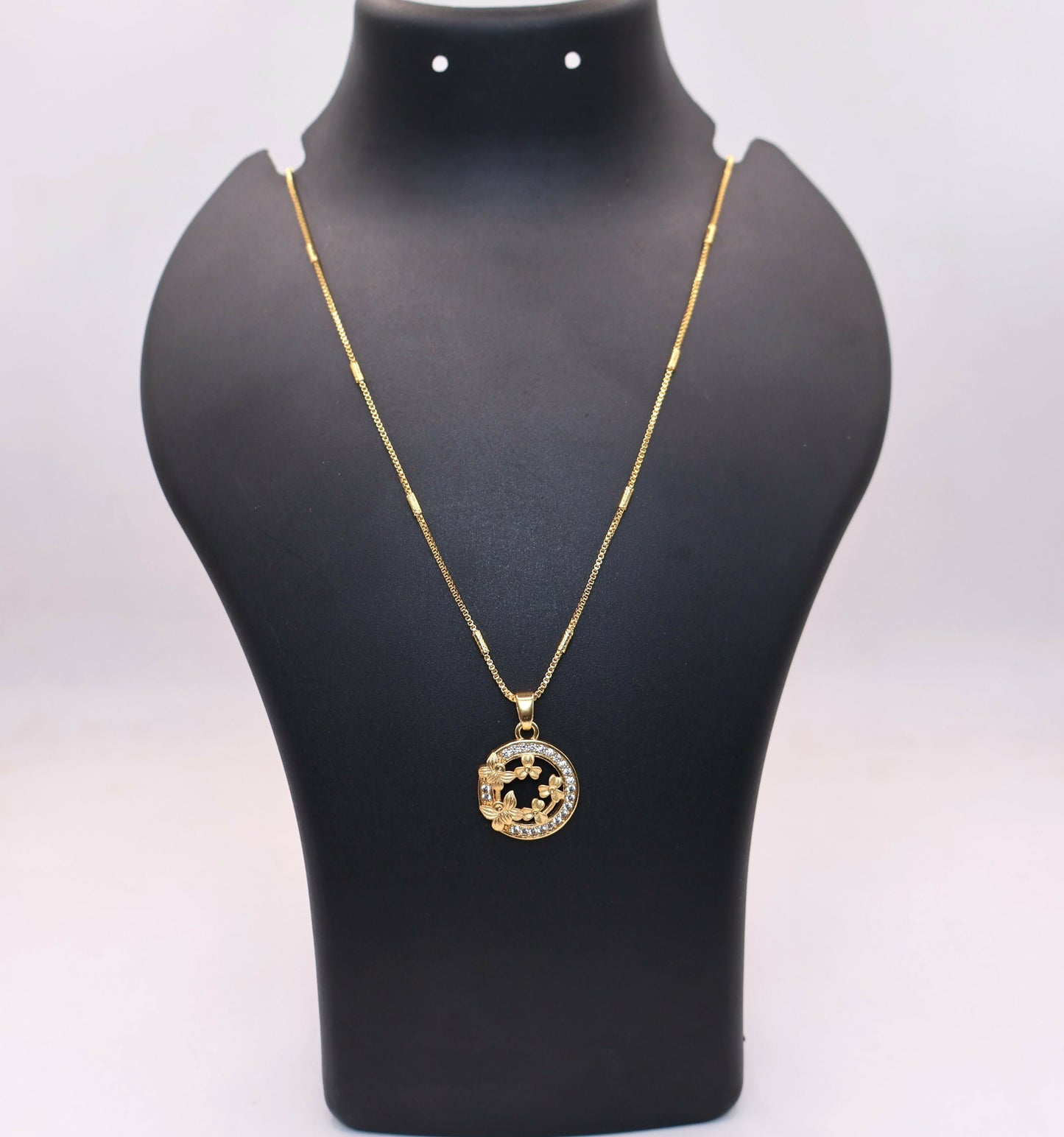 Gold-Plated AD Floral Circle Pendant Necklace For women and girls
