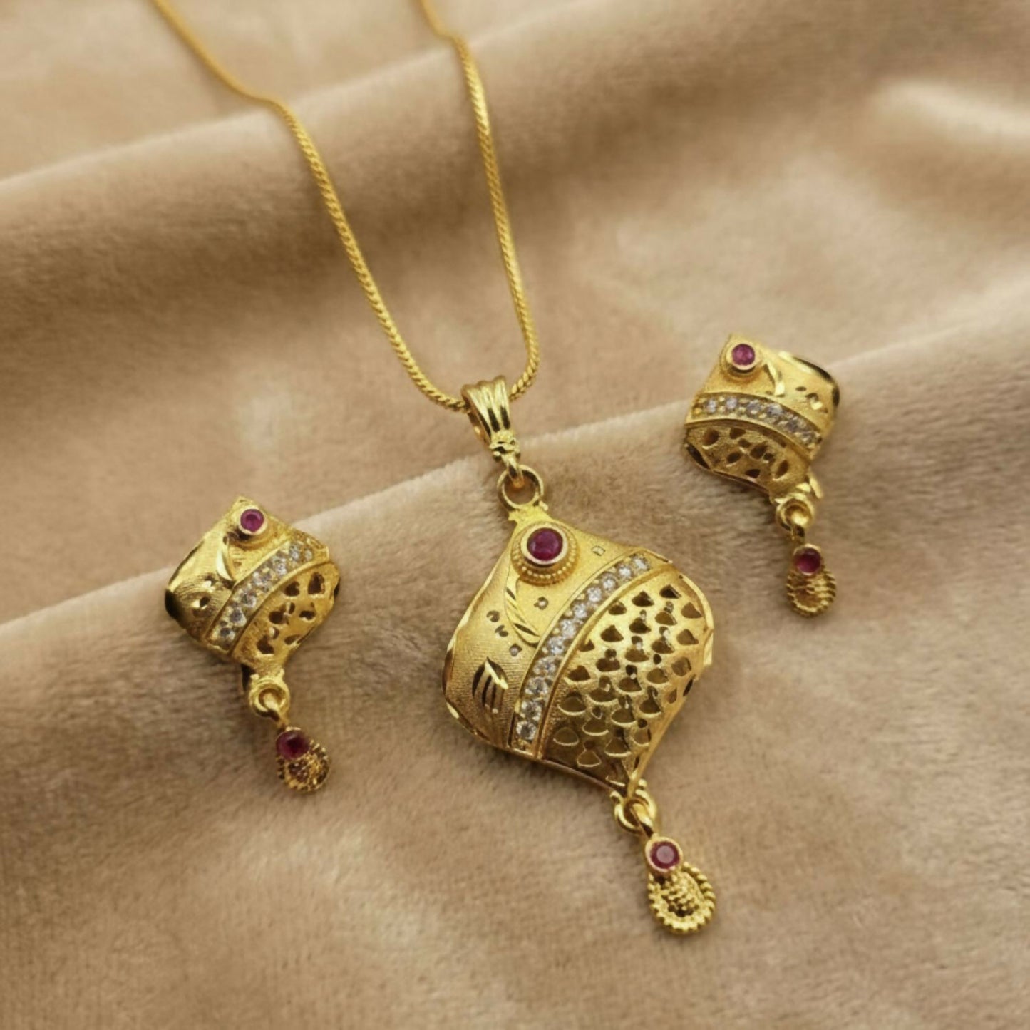 Elegant Gold Pendant and Earring Set Stylish Traditional Jewelry Set for Women