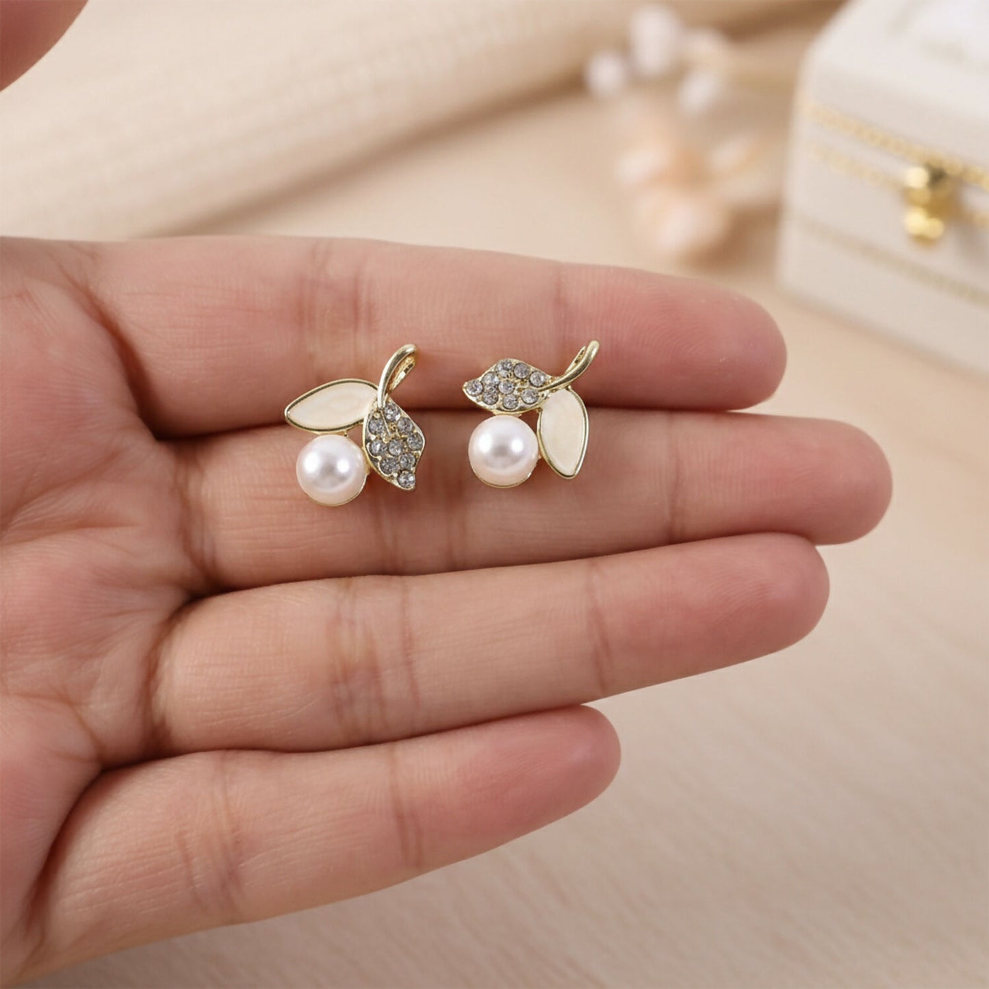 Elegant Korean Style Pearl & Crystal Leaf Stud Earrings for Women