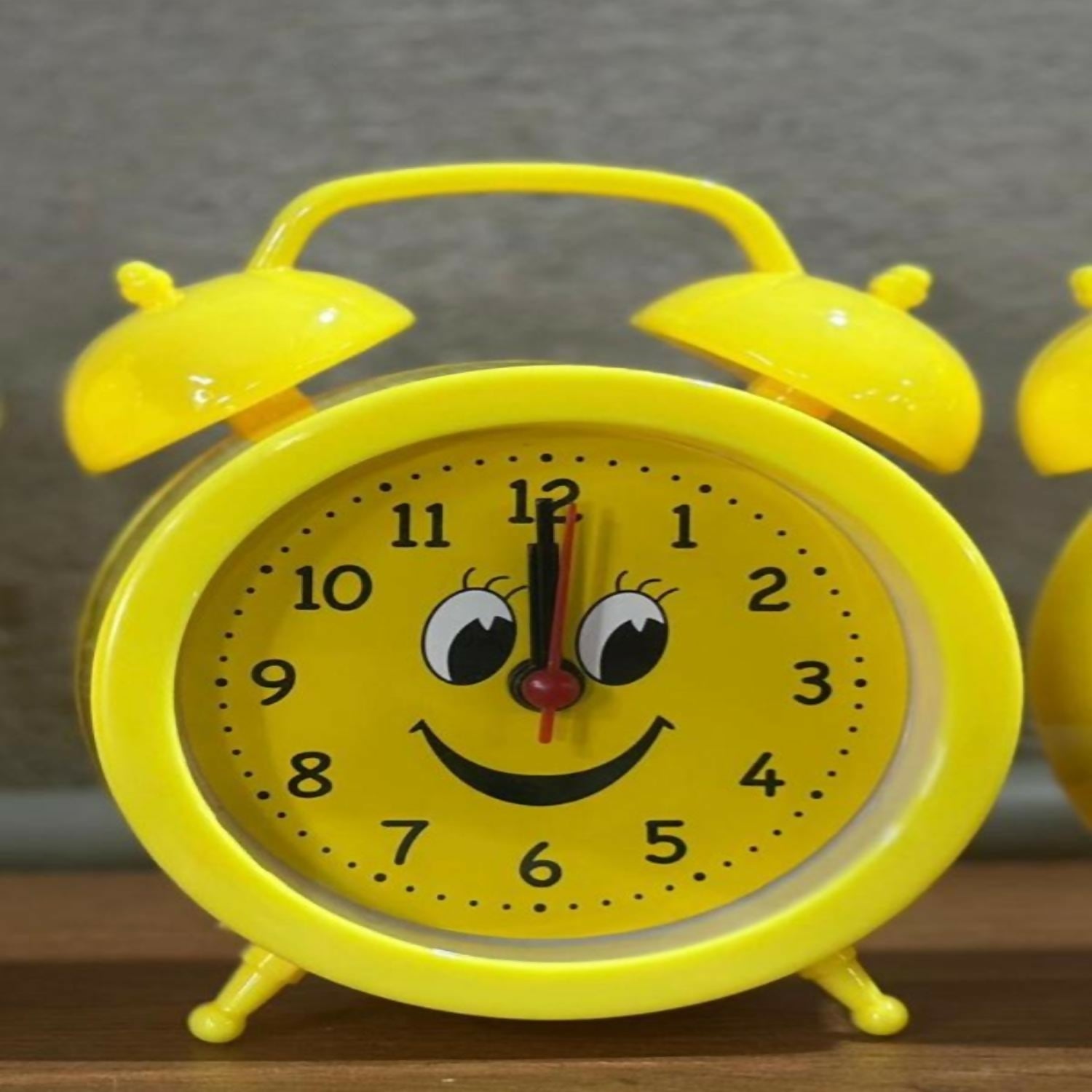 Yellow Smiley Face Twin Bell Alarm Clock for Kids | Cute Cartoon Expression Table Clock | Loud Alarm, Easy-to-Read Numbers, Battery Operated Decorative Desk & Bedside Clock for Home, Study, Bedroom & Gifts