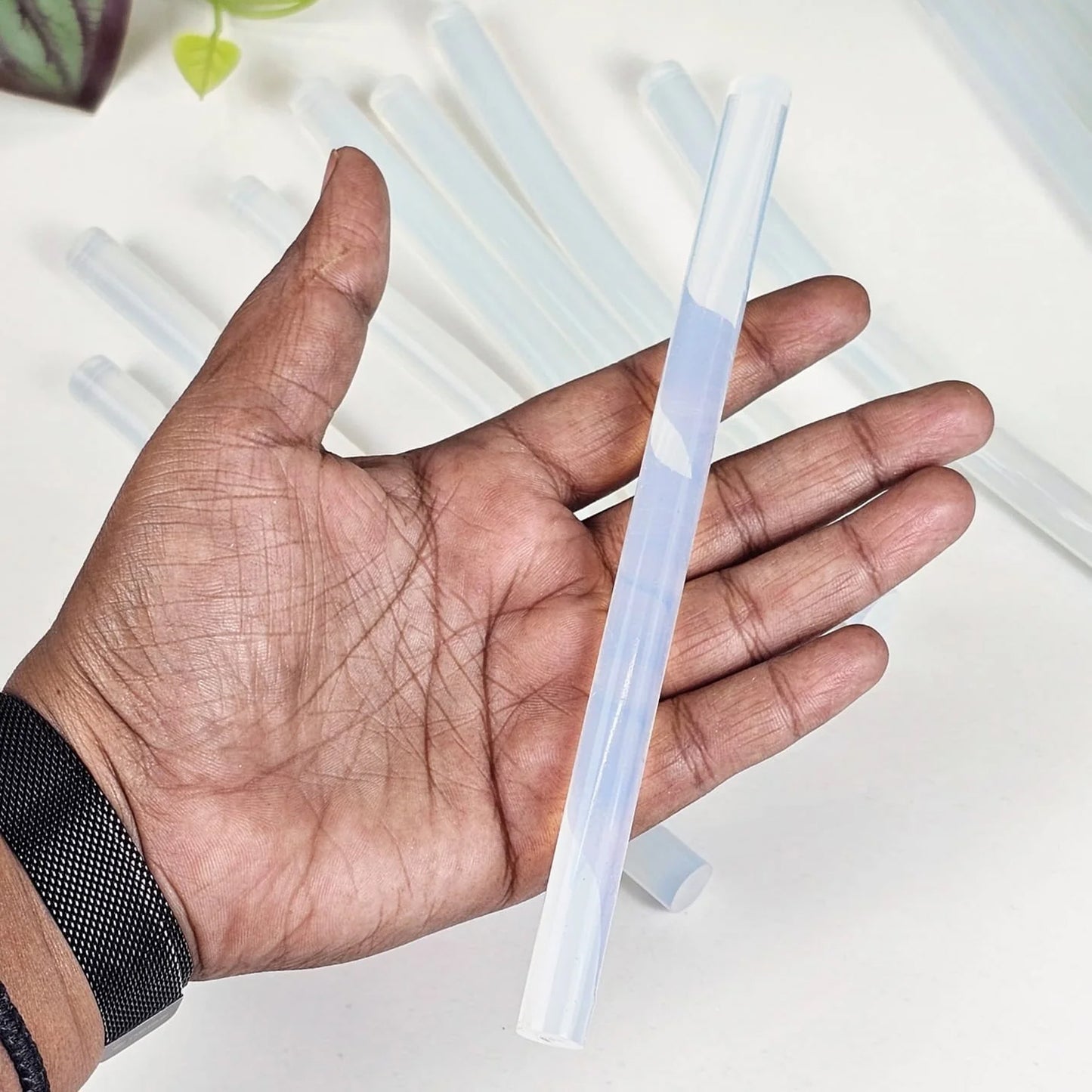 Transparent glue stick for strong adhesion