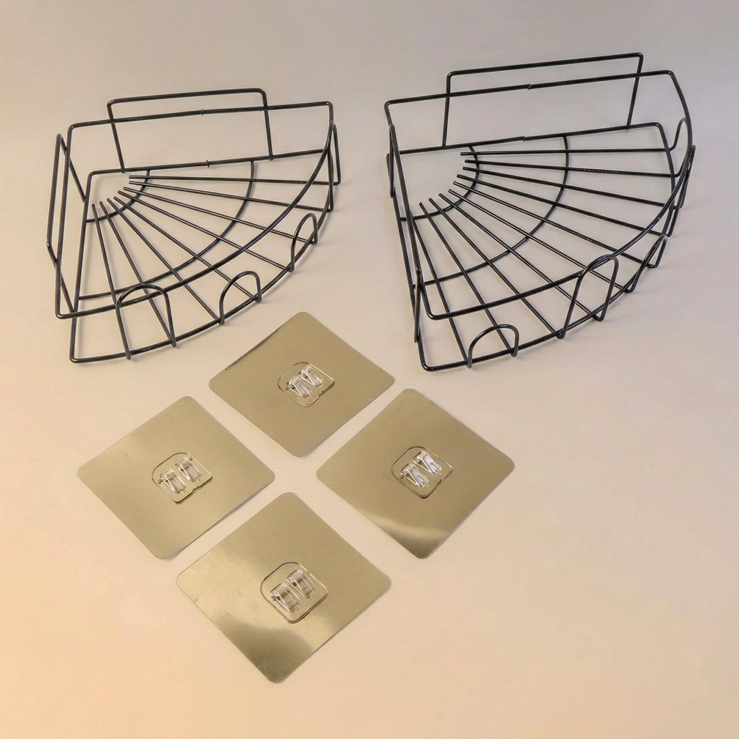 विभिन्न घरेलू सामान और वस्तुओं आदि को रखने और भंडारण के लिए 1 पीसी शॉवर कैडी कॉर्नर।