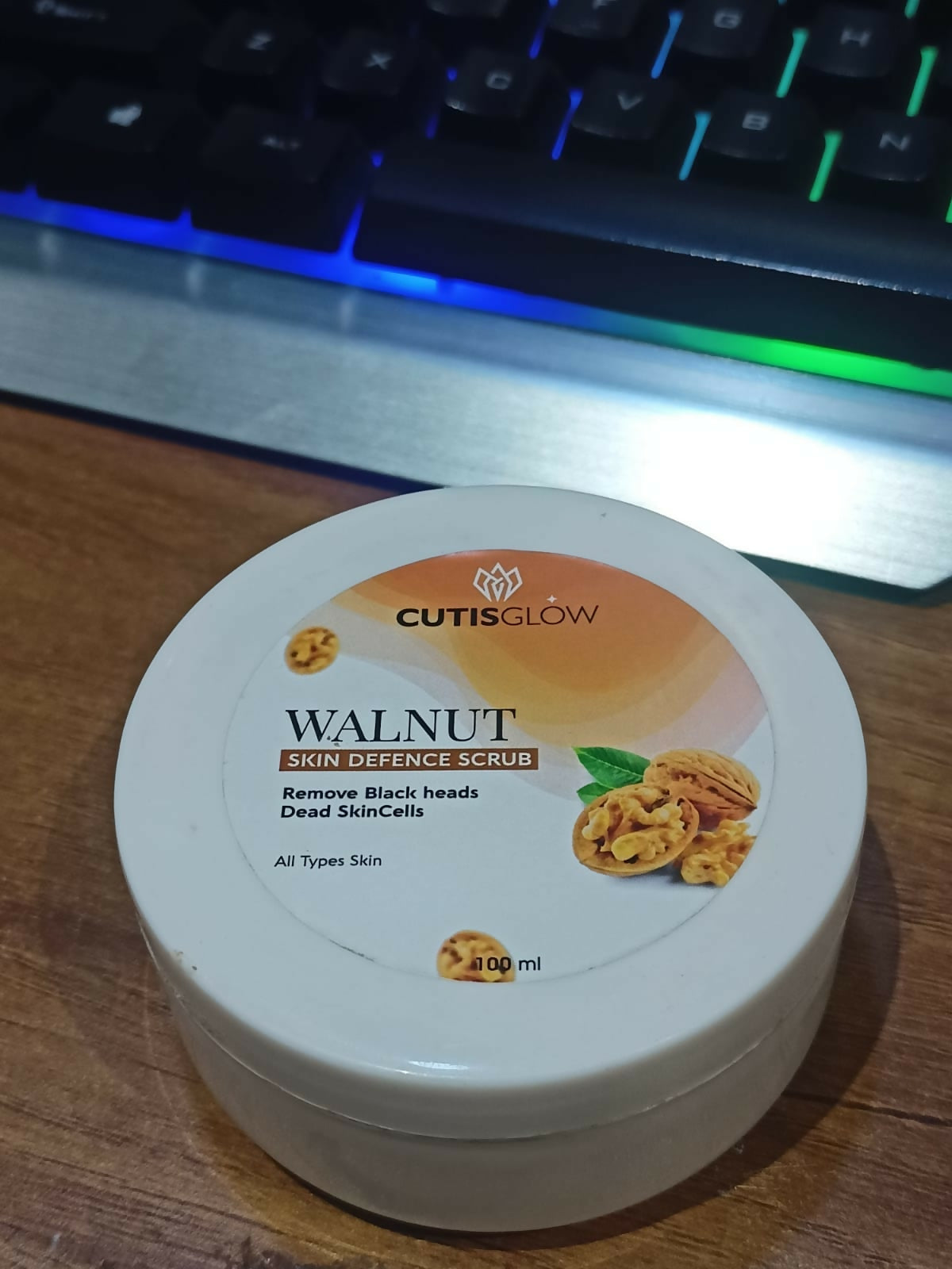 Eyelet Walnut Skin Defence Scrub – Exfoliating Face & Body Scrub for Blackhead Removal, Dead Skin Cell Cleansing & Smooth Radiant Skin (100ml)
