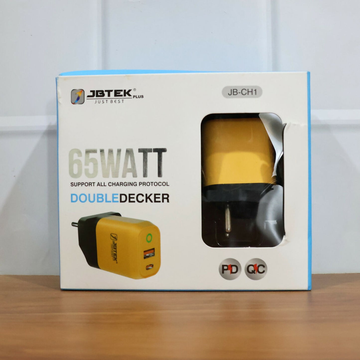 Fast 65W Charging Adapter with Dual Output Ports for Smartphones and Devices