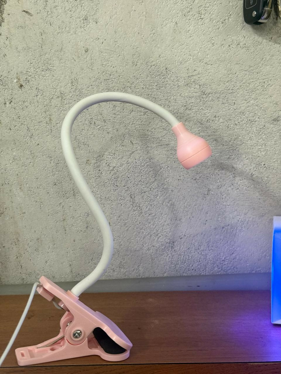 Pink Clip-On UV LED Lamp with Flexible Neck