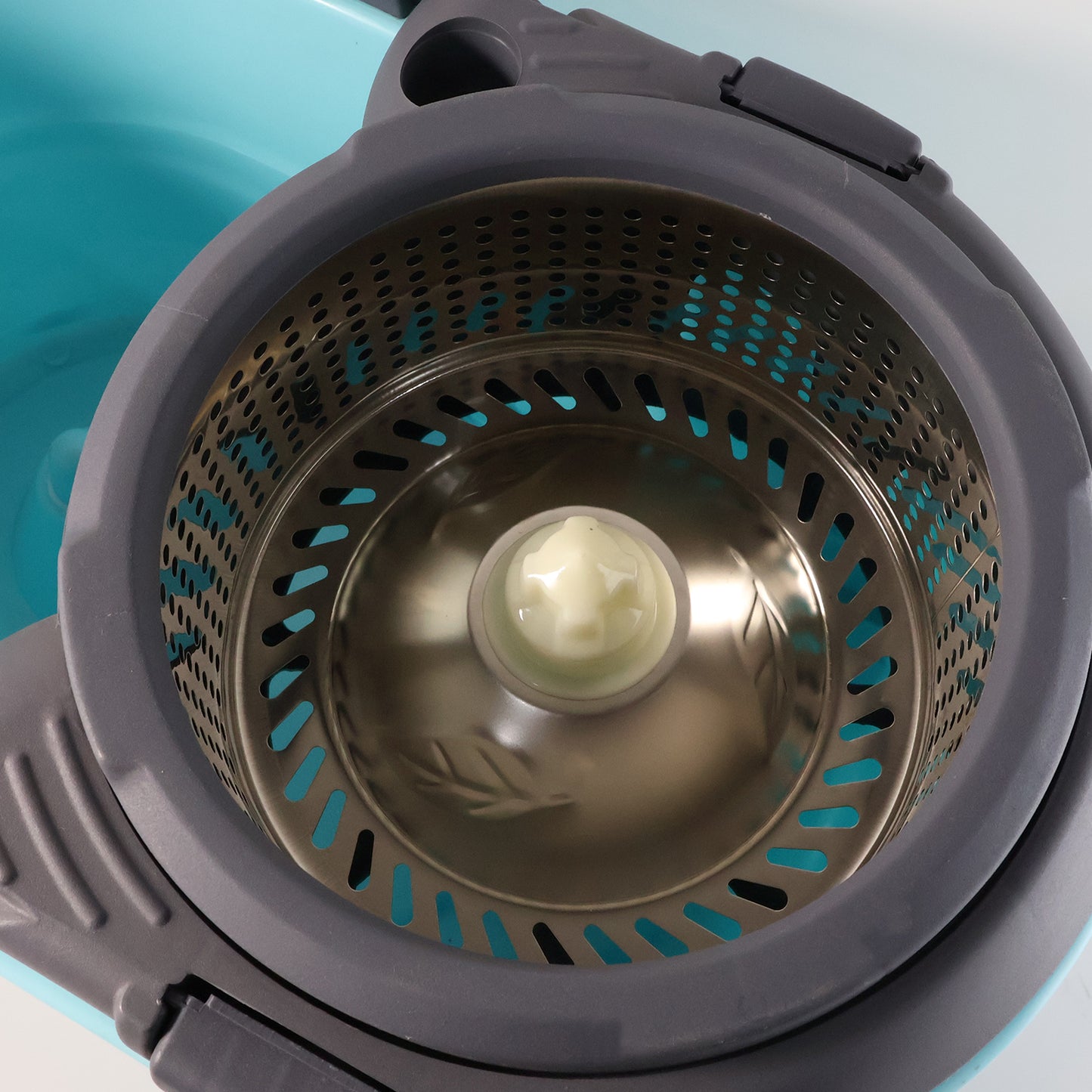 Steel Jari Bucket Mop Set with Microfiber Spin Mop (1 Set)