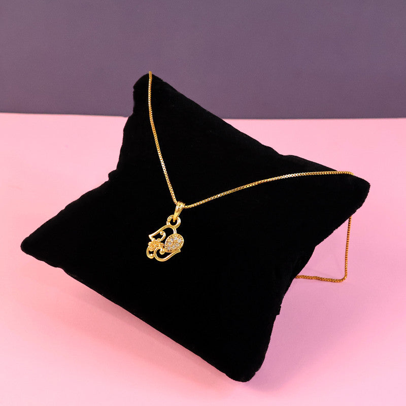 Lightweight golden pendant necklace with teardrop crystal charm