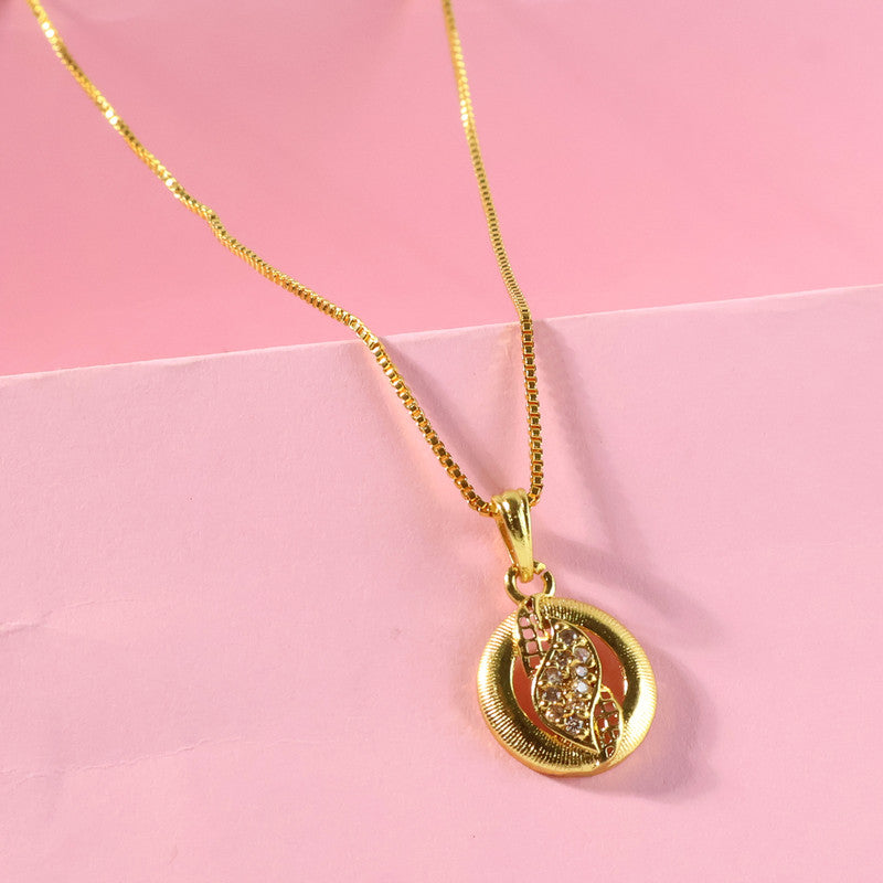 Stylish Round Pendant Necklace with Sparkling Leaf-Inspired Centerpiece