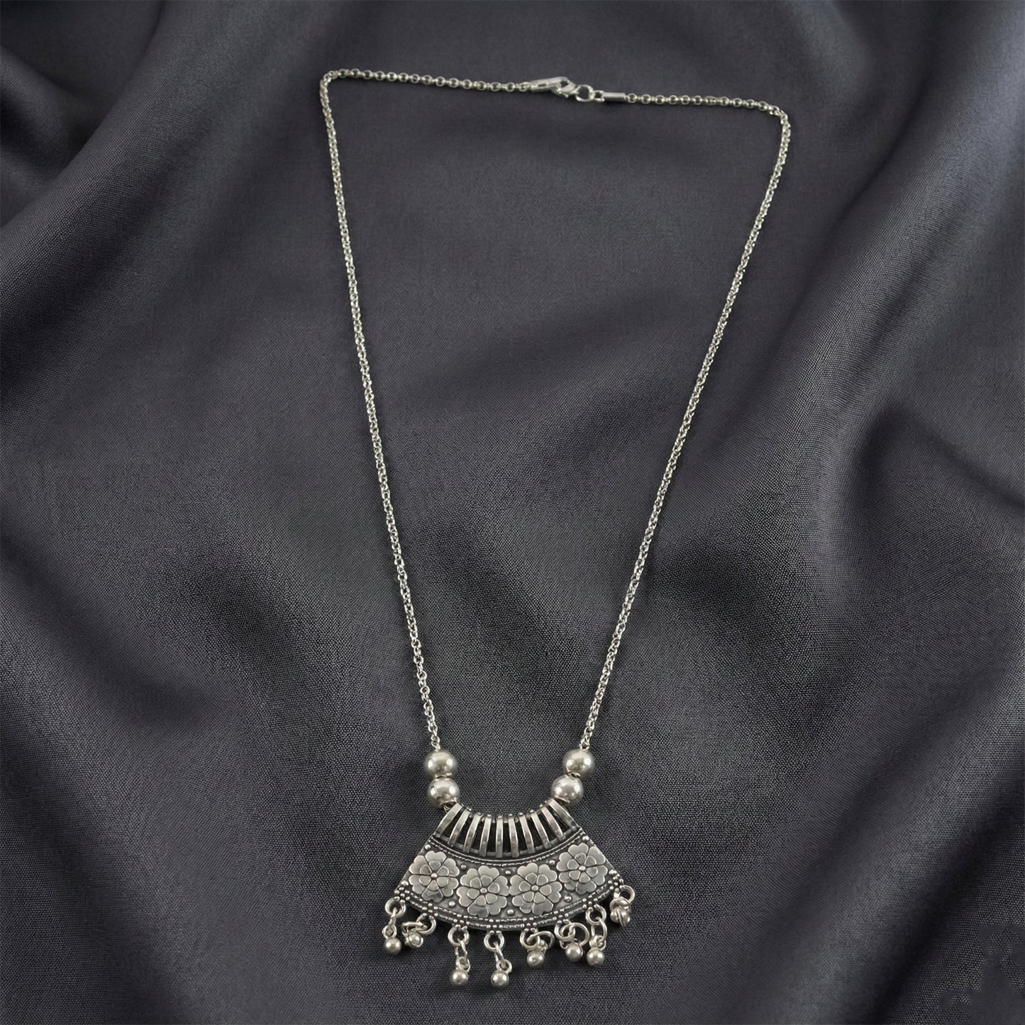 Oxidised Silver Finish Floral Chandelier Pendant Necklace (1 Pc)