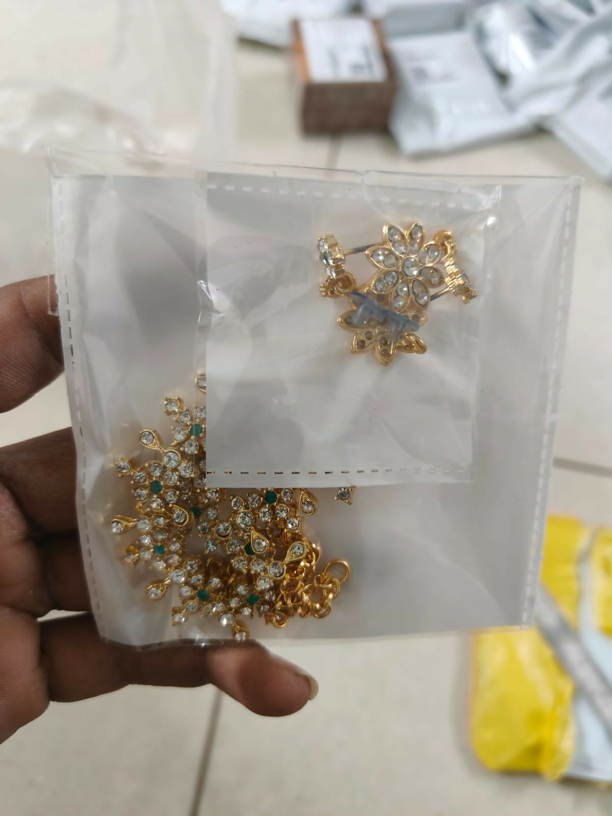 Gold-Plated Emerald Green & Diamond-Look Floral Choker Necklace Set