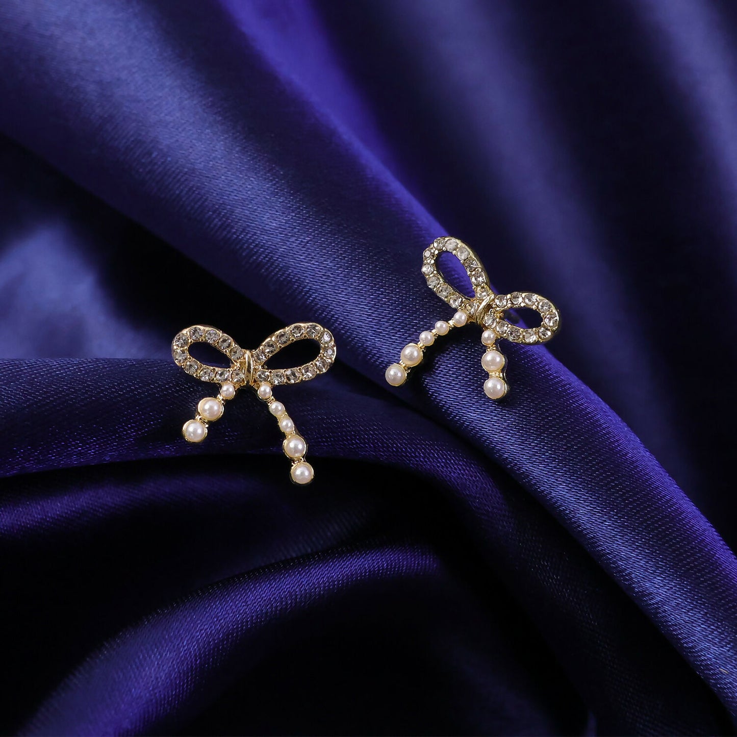 Chic Pearl Wreath Bow Earrings – Premium Design