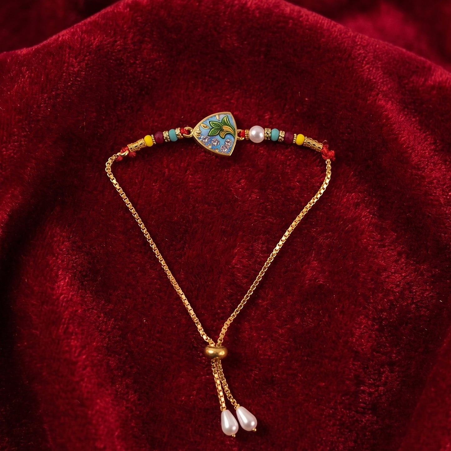 Soft thread of leaf pattern rakhi for comfortable tying