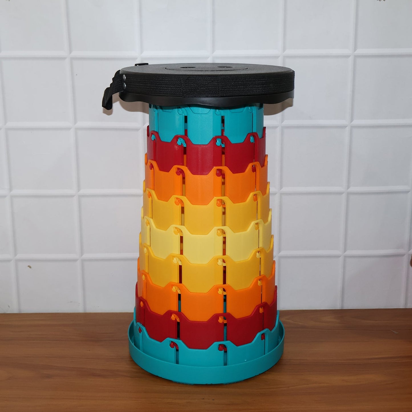 Collapsible Stool with Handle for Portable Seating (44x25.5 cm)