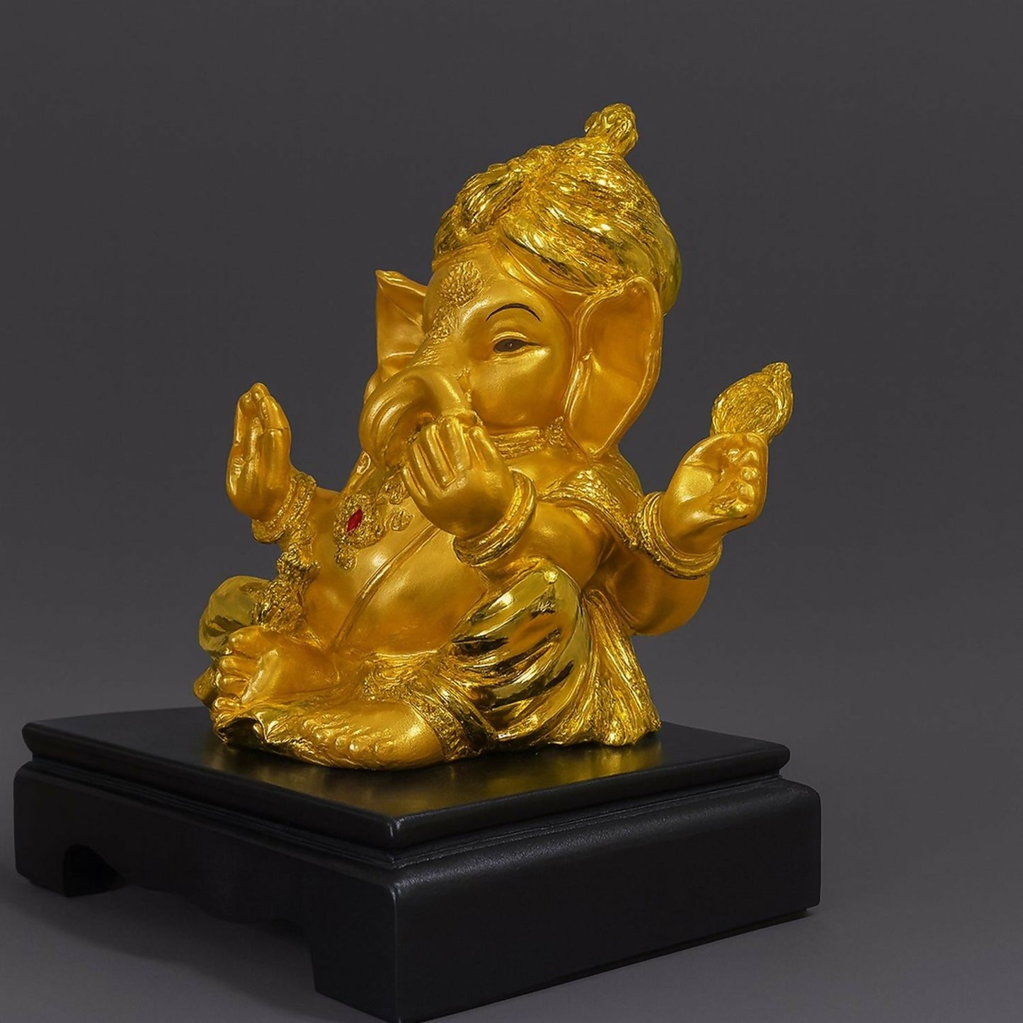 Premium Golden Ganesha Idol on Black Base | Decorative Lord Ganpati Statue for Home Mandir, Office Desk, Pooja Room, Diwali & Housewarming Gift | Vastu Showpiece for Wealth, Luck & Prosperity
