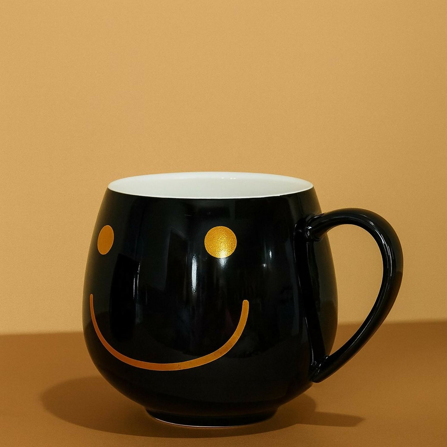 Premium Black Ceramic Coffee Mug with Golden Smile & Eyelash Design – Large Round Tea Cup for Home, Office & Gifting | Stylish Modern Aesthetic Cup | Microwave & Dishwasher Safe | Unique Smiley Face Mug 350ml