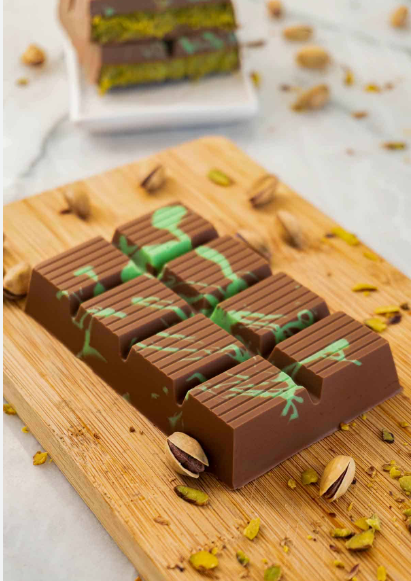 Oracle Nuts & Berry Premium Dubai Pistachios Kunafa Bar Chocolate 100gm – Rich Pistachio Kunafa Filling in Smooth Chocolate