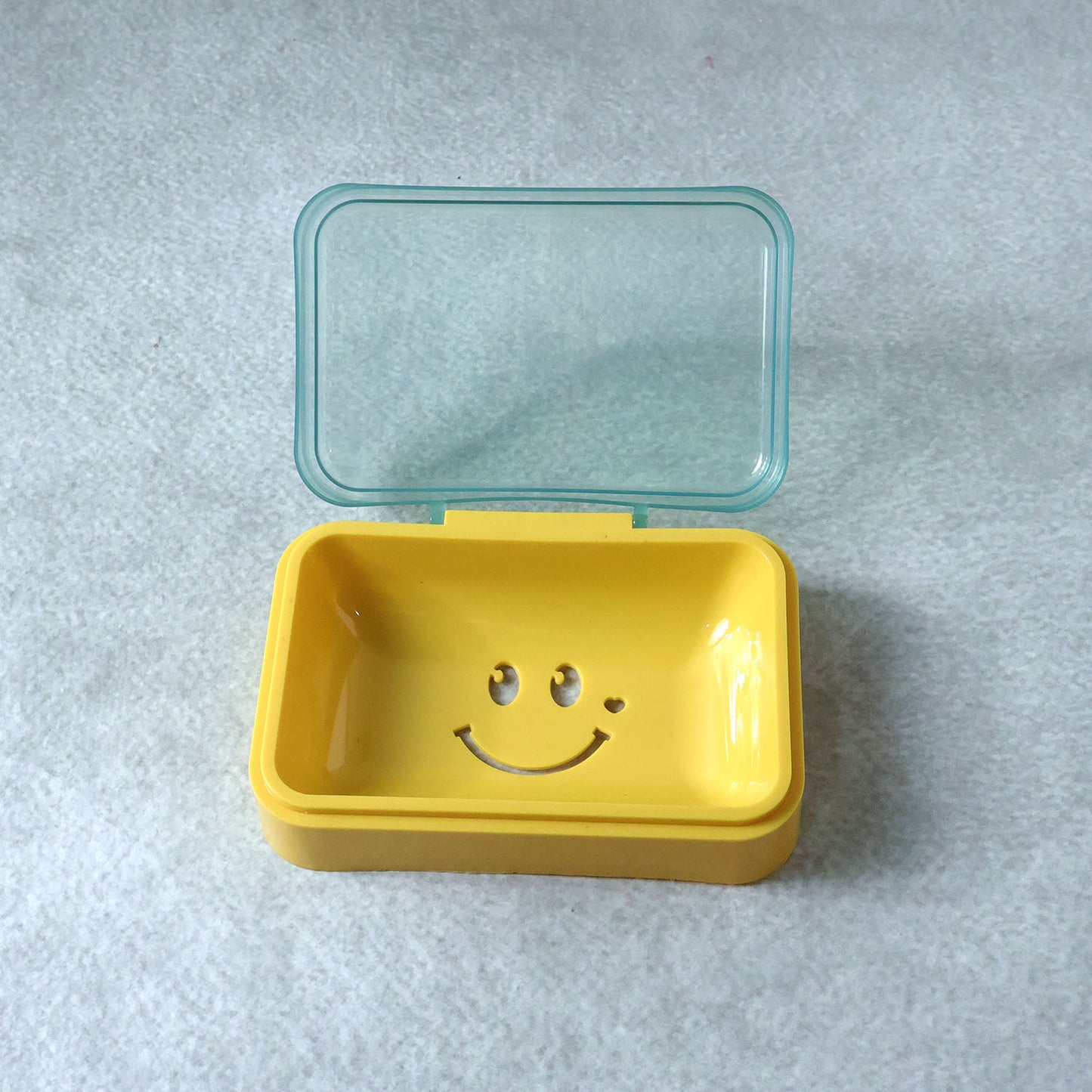 Cute Smiley Design Plastic Soap Case (1 Pc)