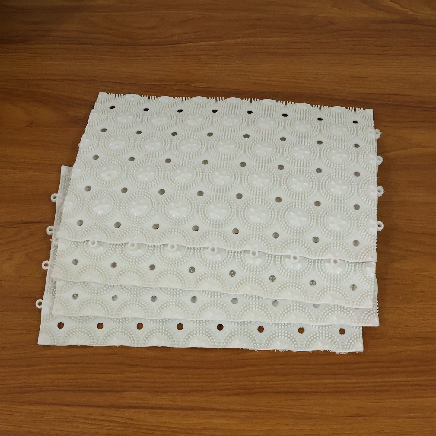 Anti-Slip Bathroom Massage Mat with Suction Cups (33 × 21 cm / 4 Pc)