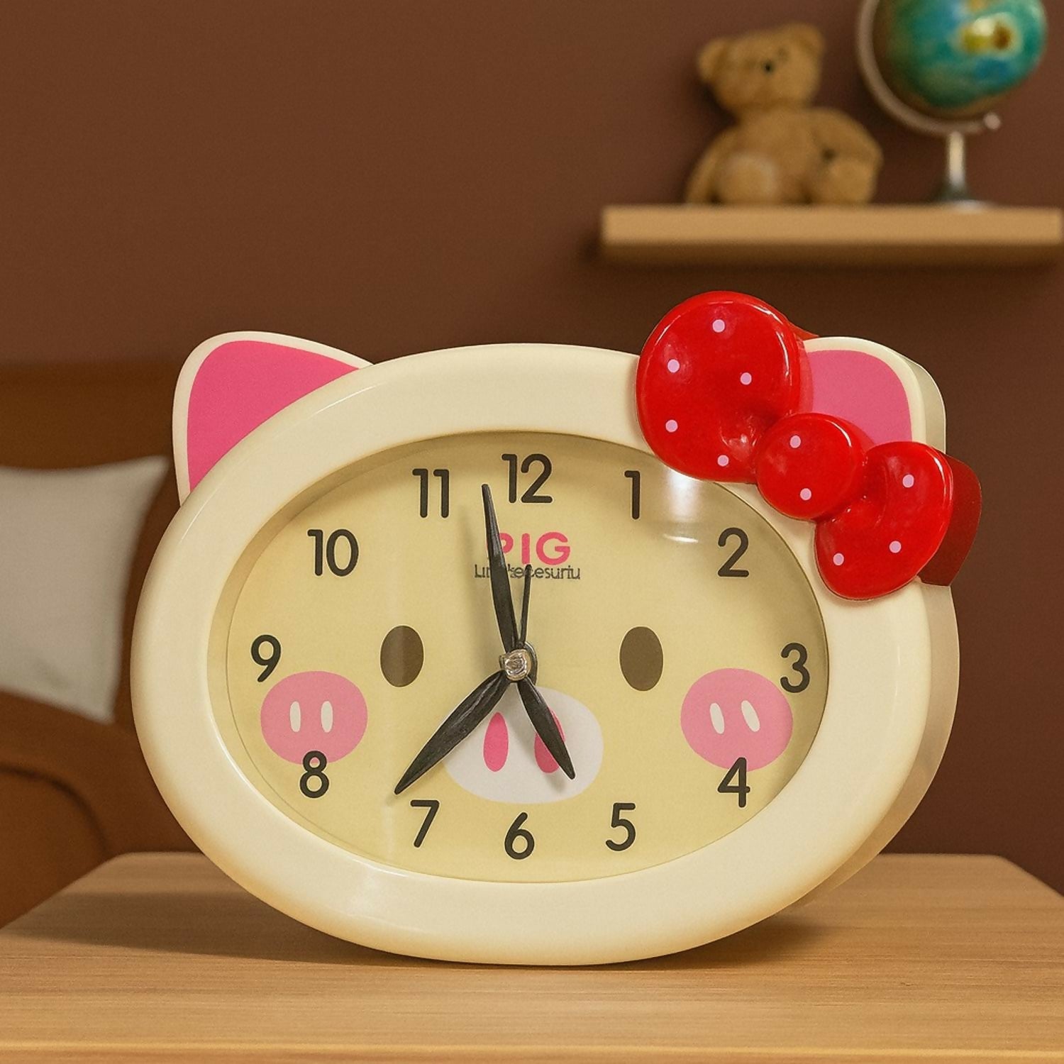 Cute Cartoon Piggy Design Table Clock for Kids – Off white Color with Red Bow | Silent Quartz Analog Desk Clock for Bedroom, Study Table, Living Room & Gift